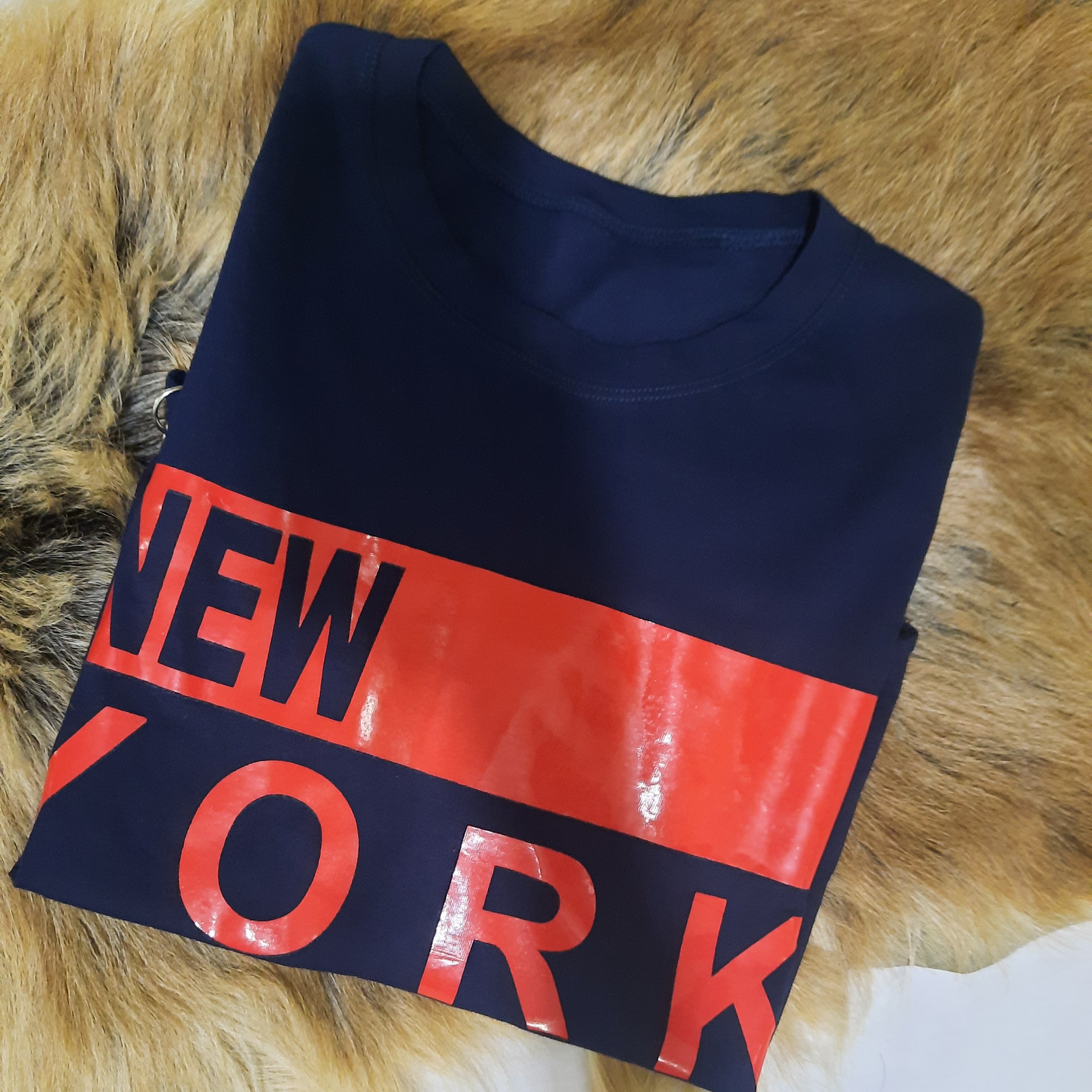 تیشرت کراپ طرح لش