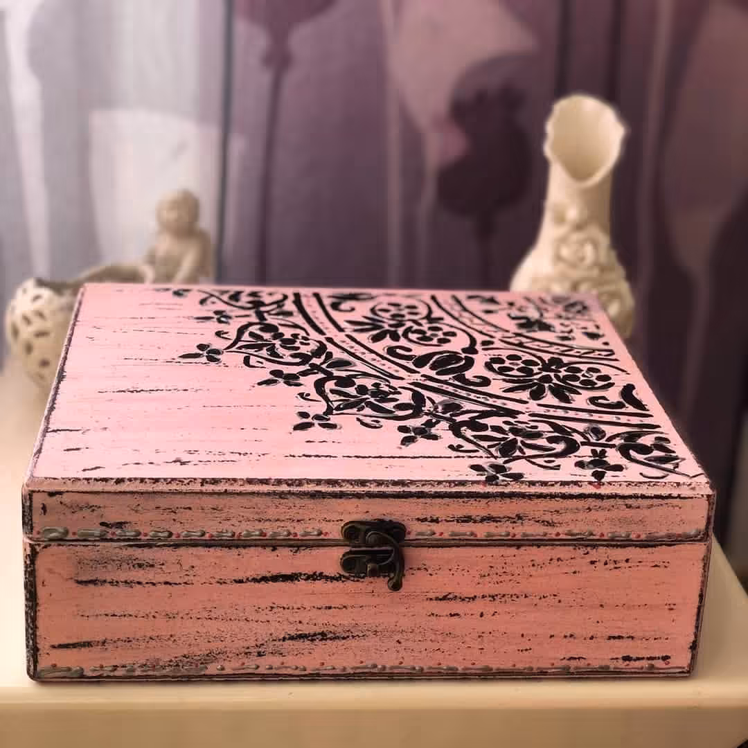 جعبه چوبی پتینه شده صورتی  طراحی شده با دست و رنگ ثابت قابل تمیز کردن با دستمال مرطوب