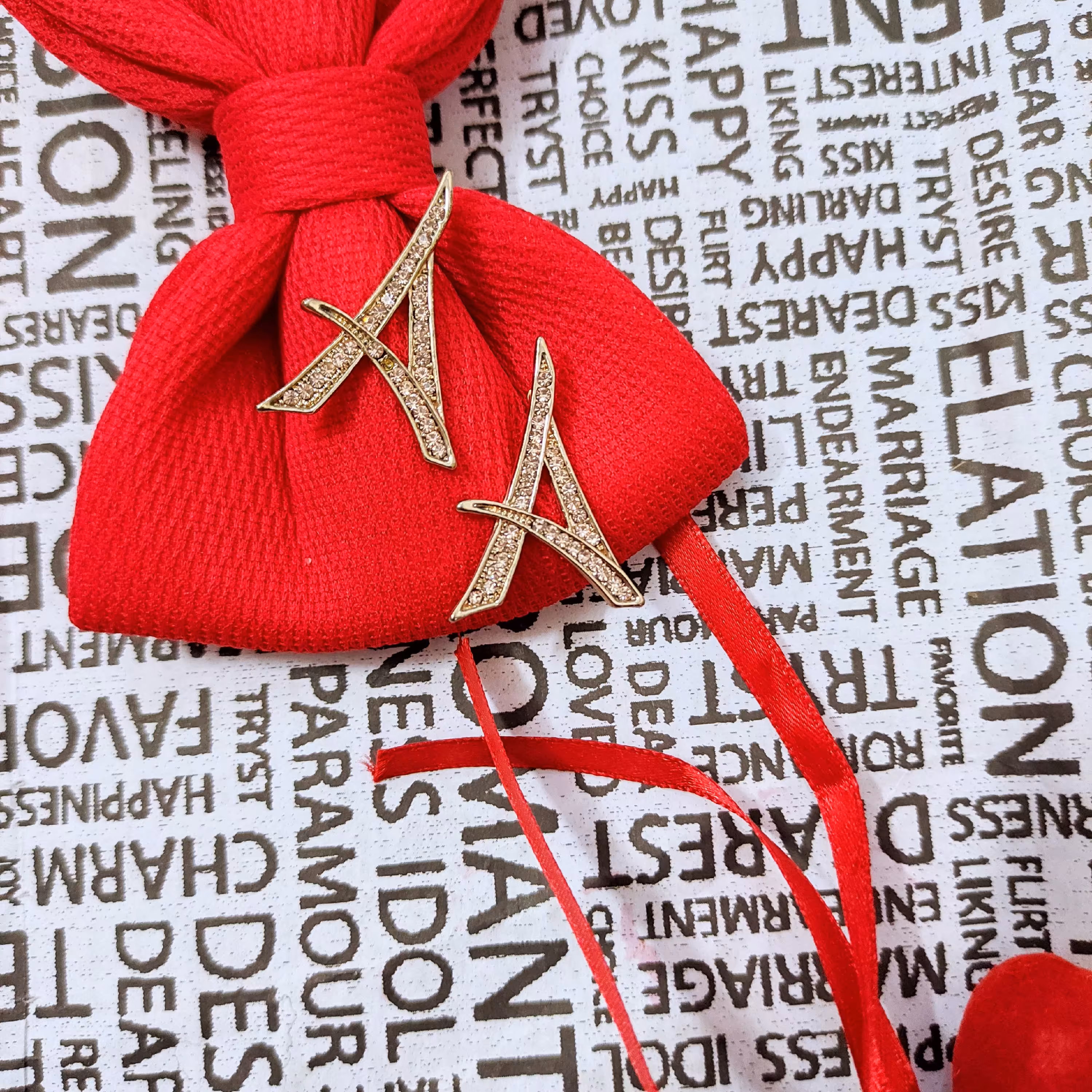 گوشواره میخی نگین دار 