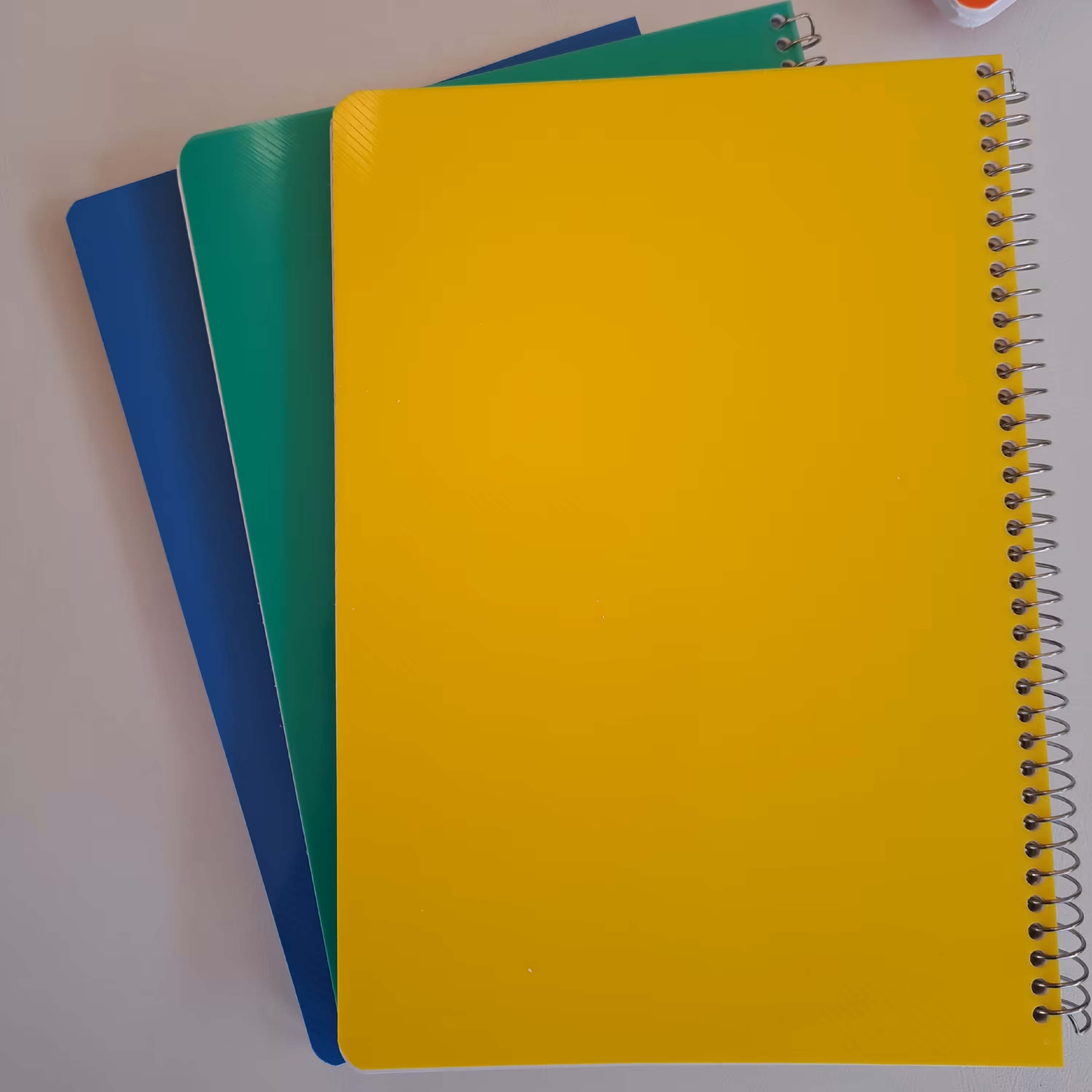 دفتر 100 برگ فنری کیفیت کاغذ و جلد بالا برند آرمان