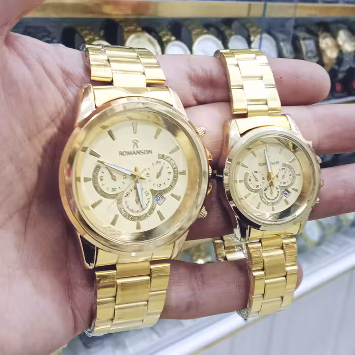 ساعت رومانسون ست زنانه و مردانه ضد اب تقویم دار رنگ ثابت طرح 3موتور  قیمت درج شده قیمت ست میباشد ارسال رایگان با جعبه 