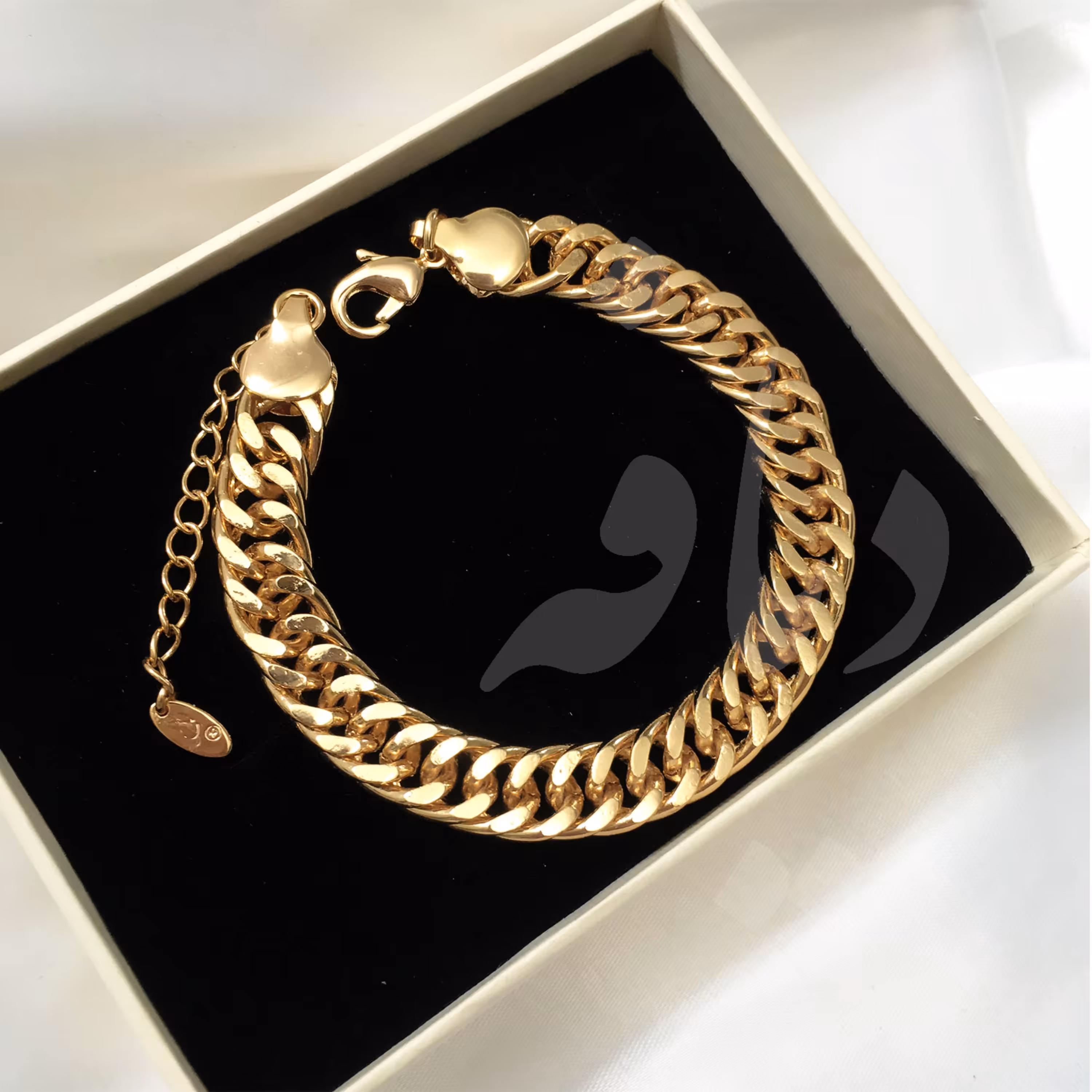 دستبند کارتیر استیل  رنگ طلایی طرح اسپرت مناسب آقایان و بانوان