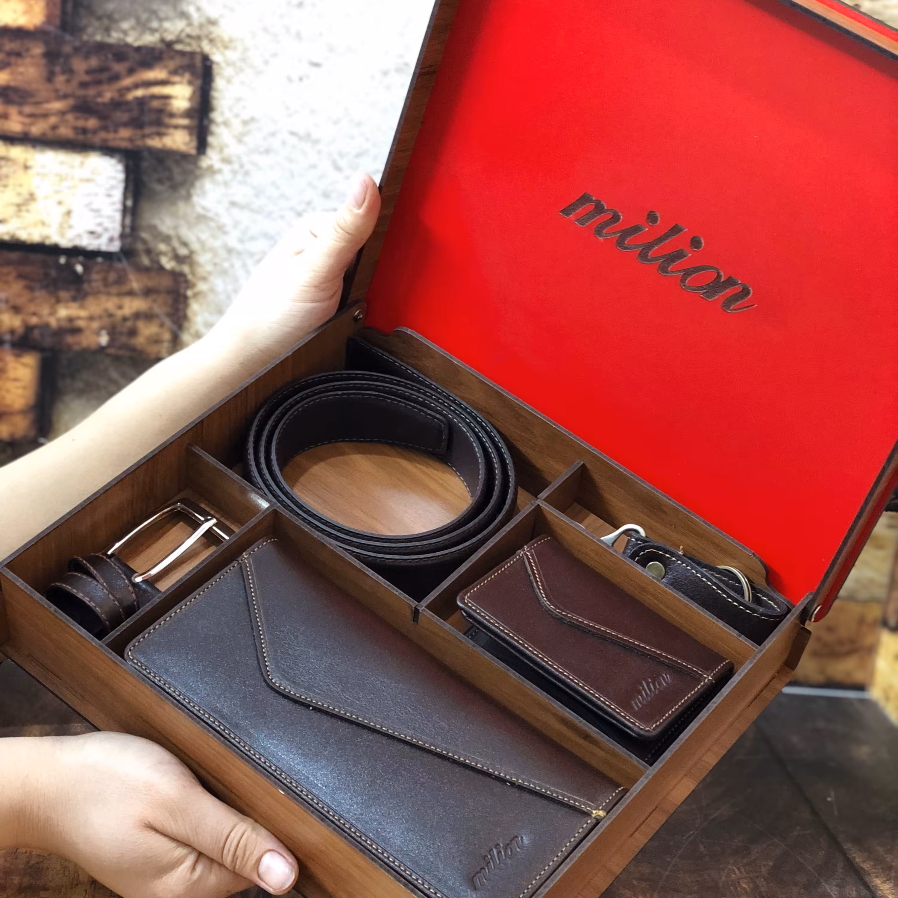 ست کادوئی کیف و کمربند 4 تیکه چرم طبیعی