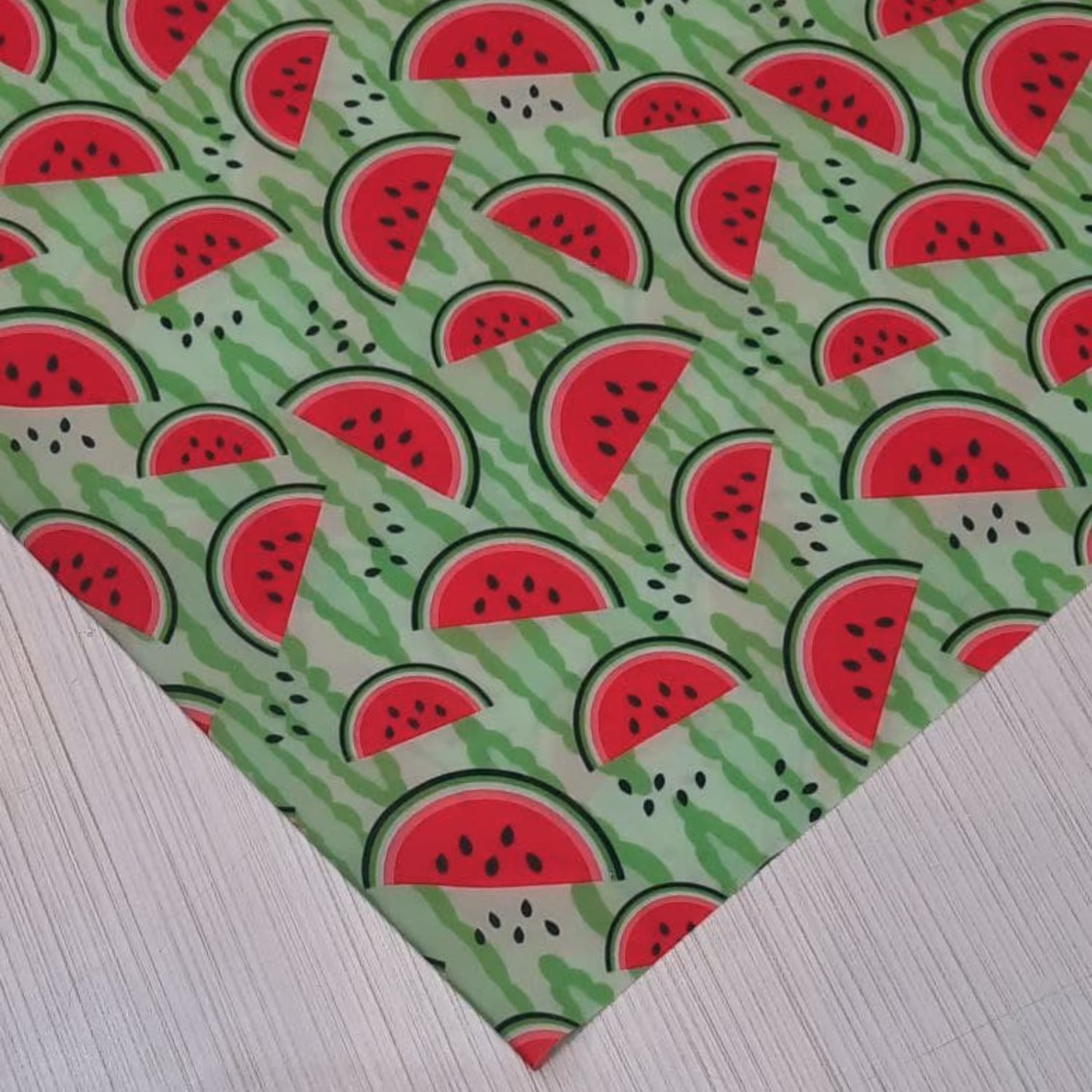 پارچه کرپ بوگاتی عرض 150 مناسب شب یلدا در طرح های جذاب و متنوع (5)