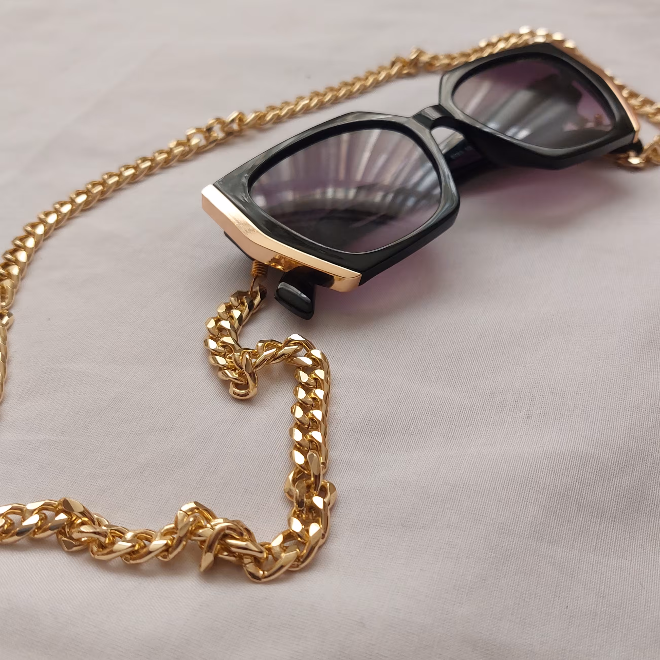  بند عینک کارتیر طلایی عینک بند  زنجیر شیک بند کارتیر آجری