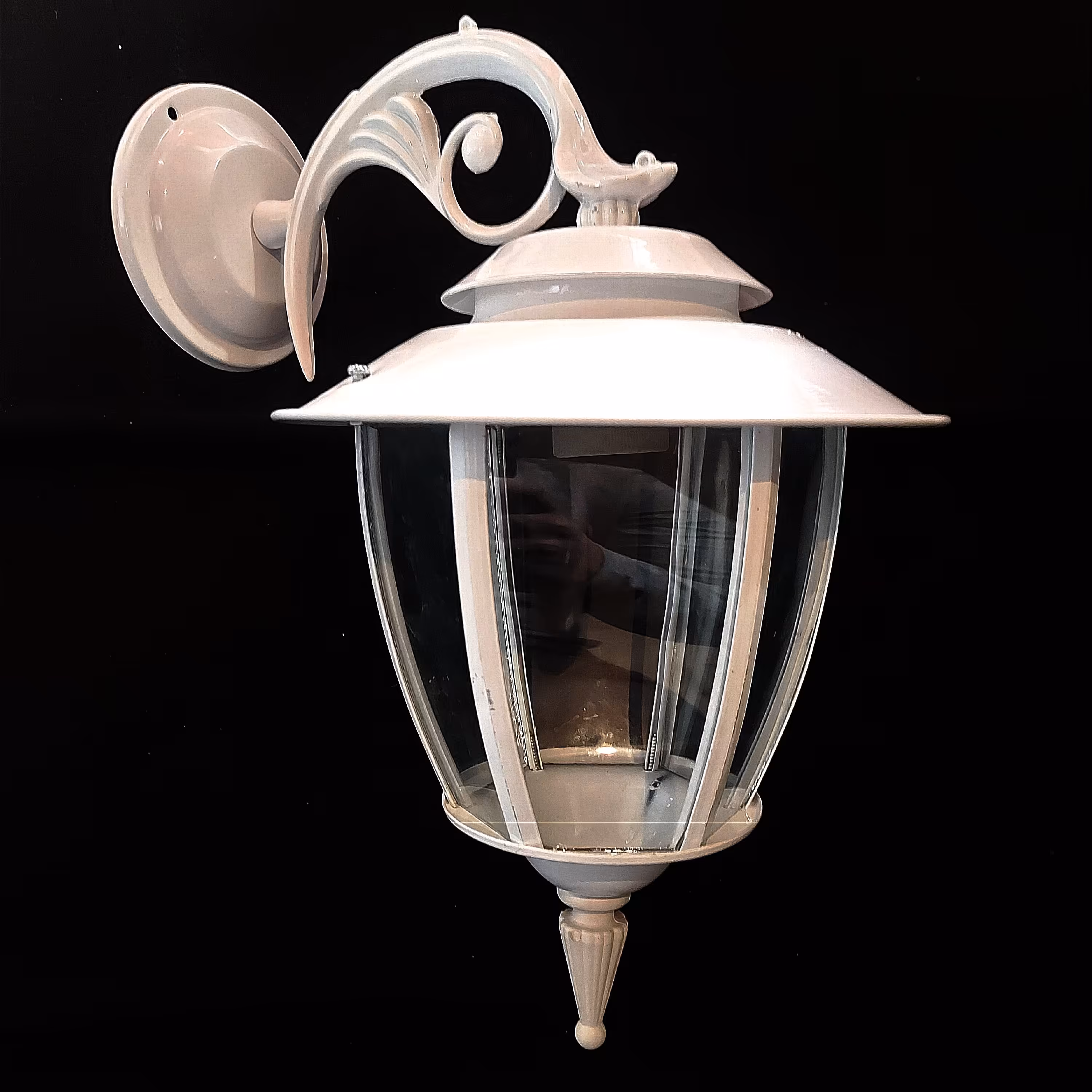 چراغ دیواری 