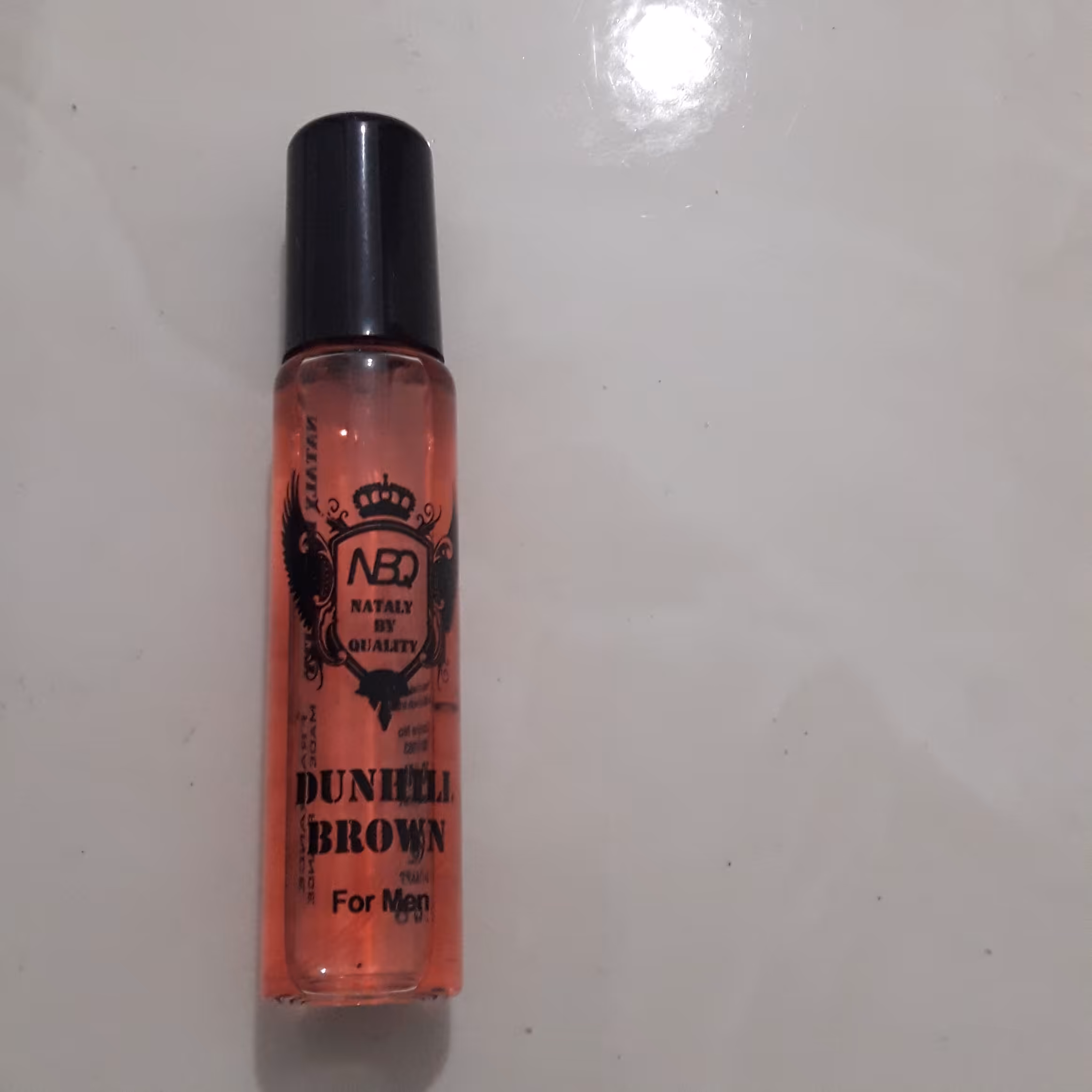 عطر جیبی مردانهDunhillBrownخوش بو وبا کیفیت با ماندگاری خوب ویژه آقایان در تمامی سنین