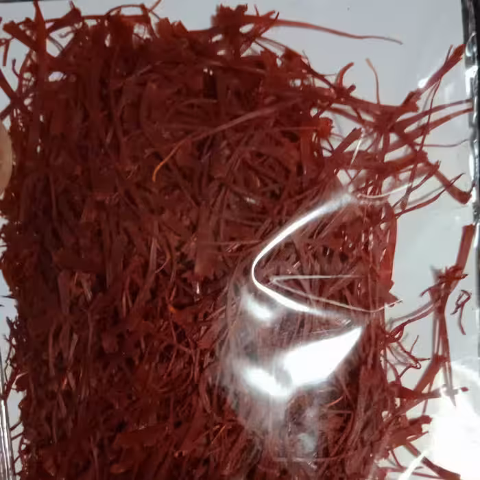 زعفران سرگل قائنات کیفیت خیلی خوب زعفران امسالی با وزن چهارگرم و ششصد سوت کامل بدون بسته بندی.رضایت بالای مشتریان عزیز