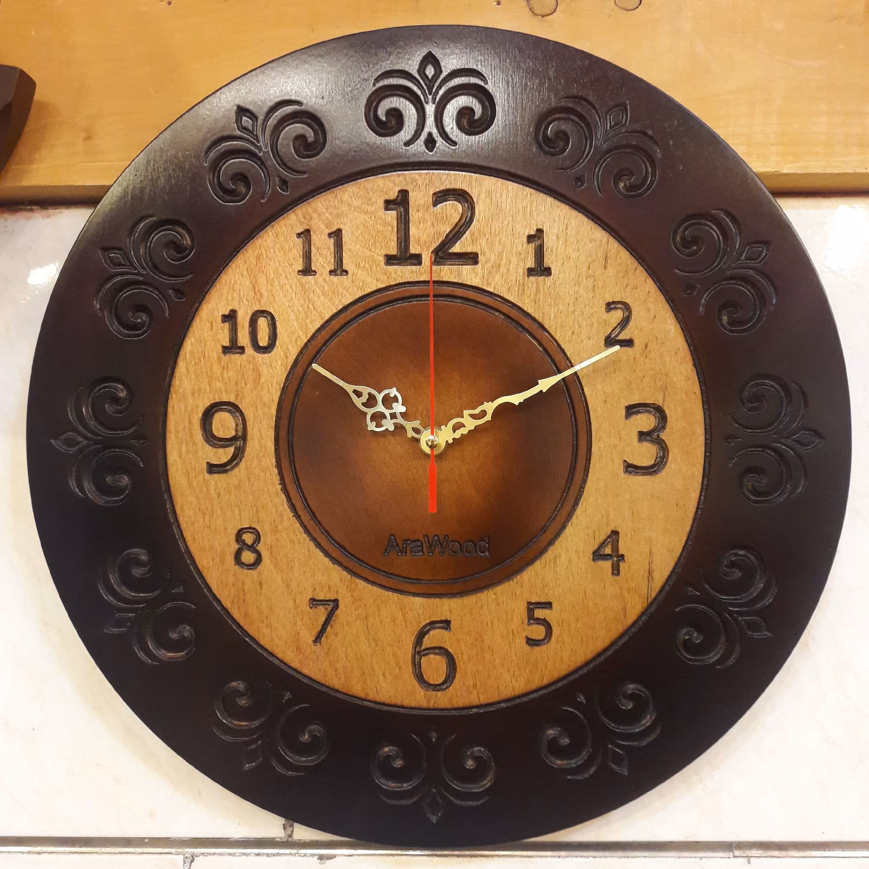 ساعت دیواری چوبی کد 102