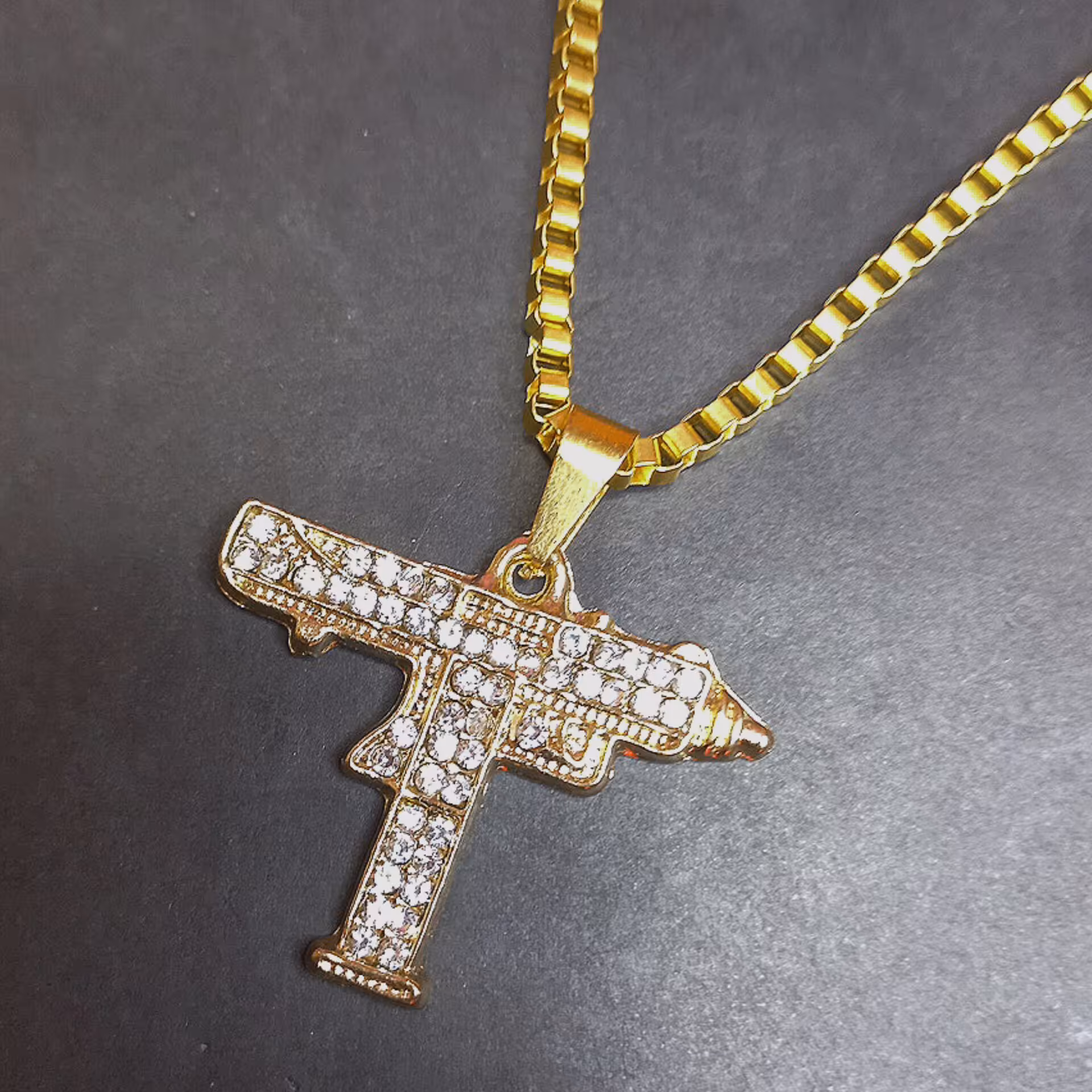 گردنبند و پلاک تفنگ فول نگین (رنگ ثابت)             