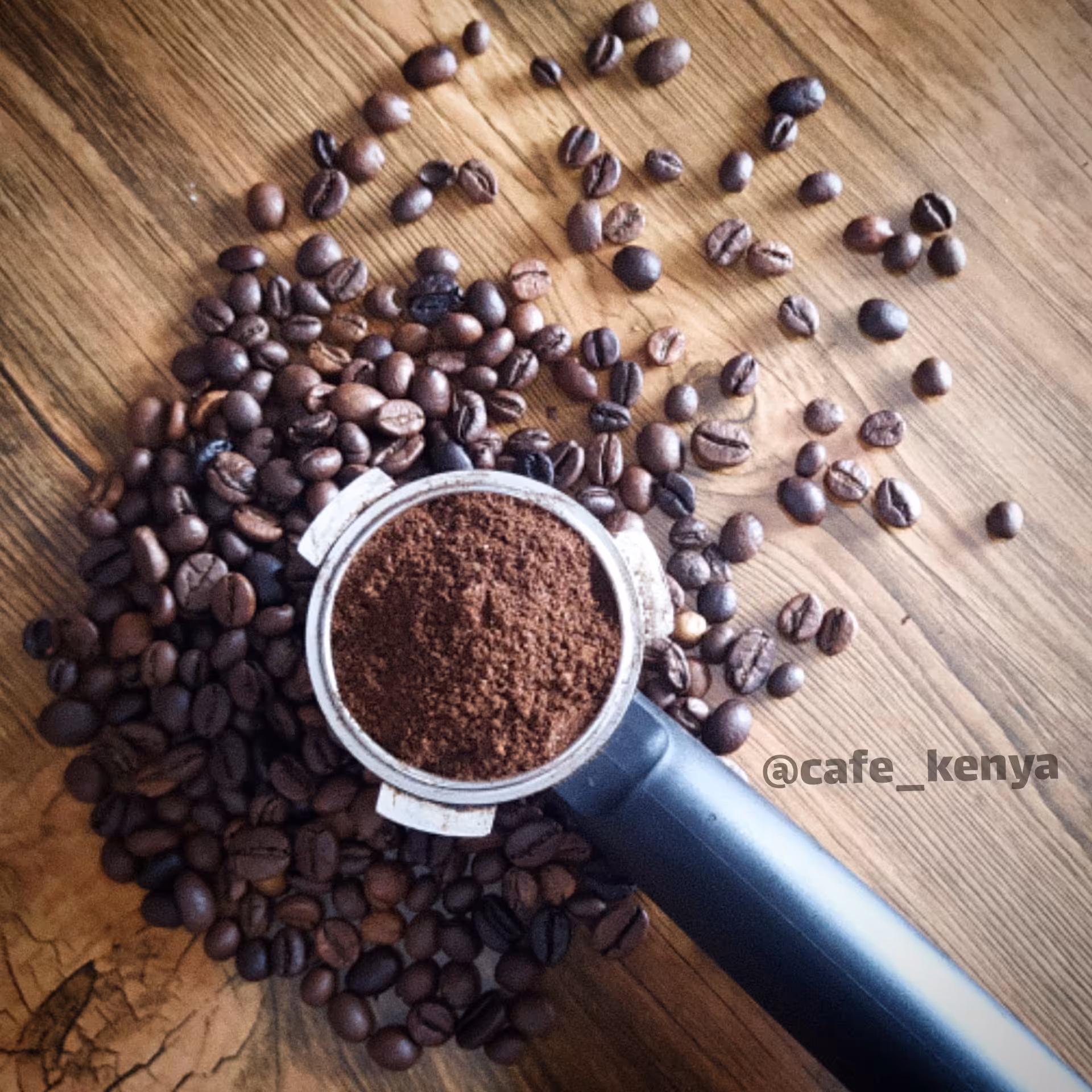 قهوه اسپرسو (نیم کیلویی) میکس روبوستا کافئین بالا پر خامه طعم تلخ خفن