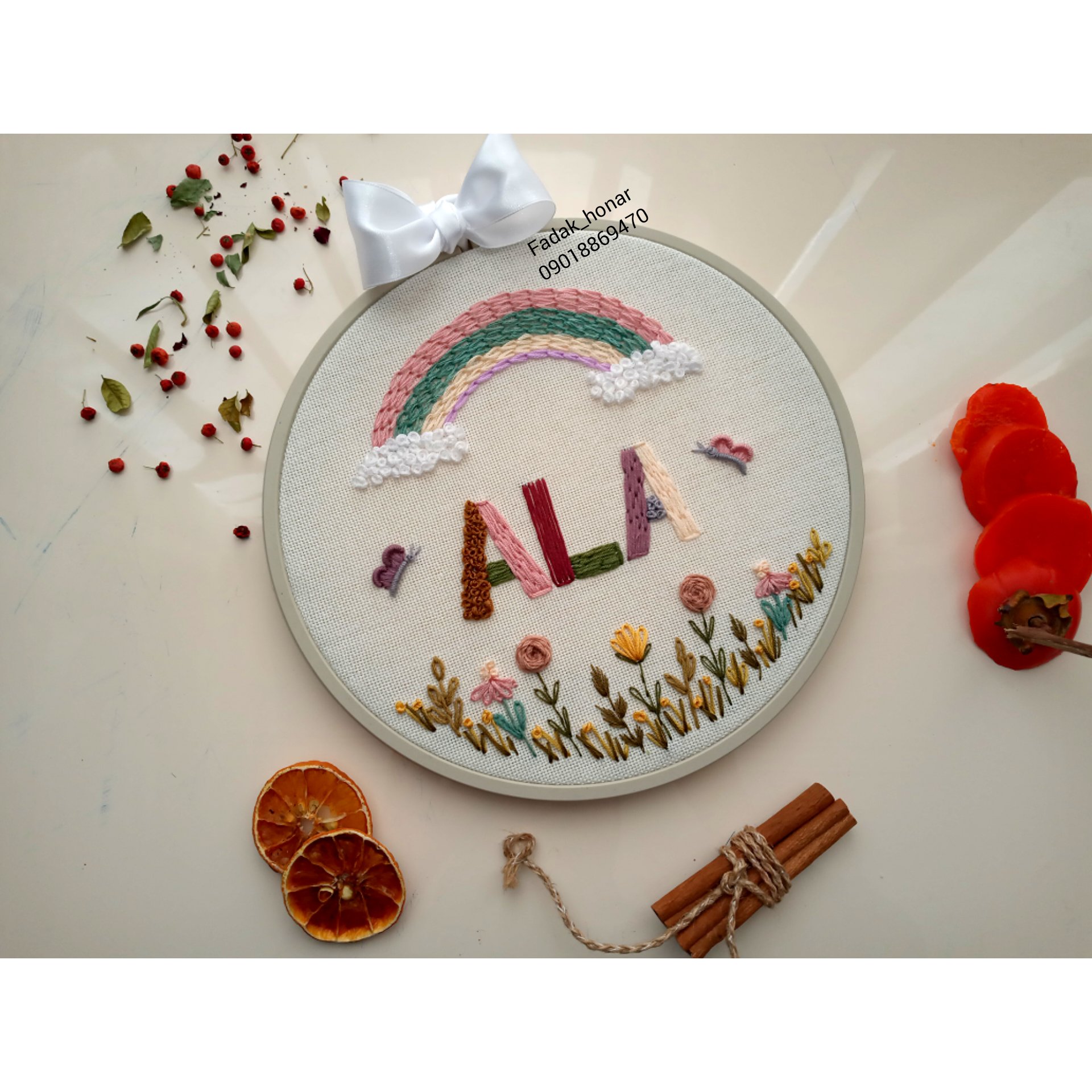 دیوار کوب گلدوزی  اسم AlA
