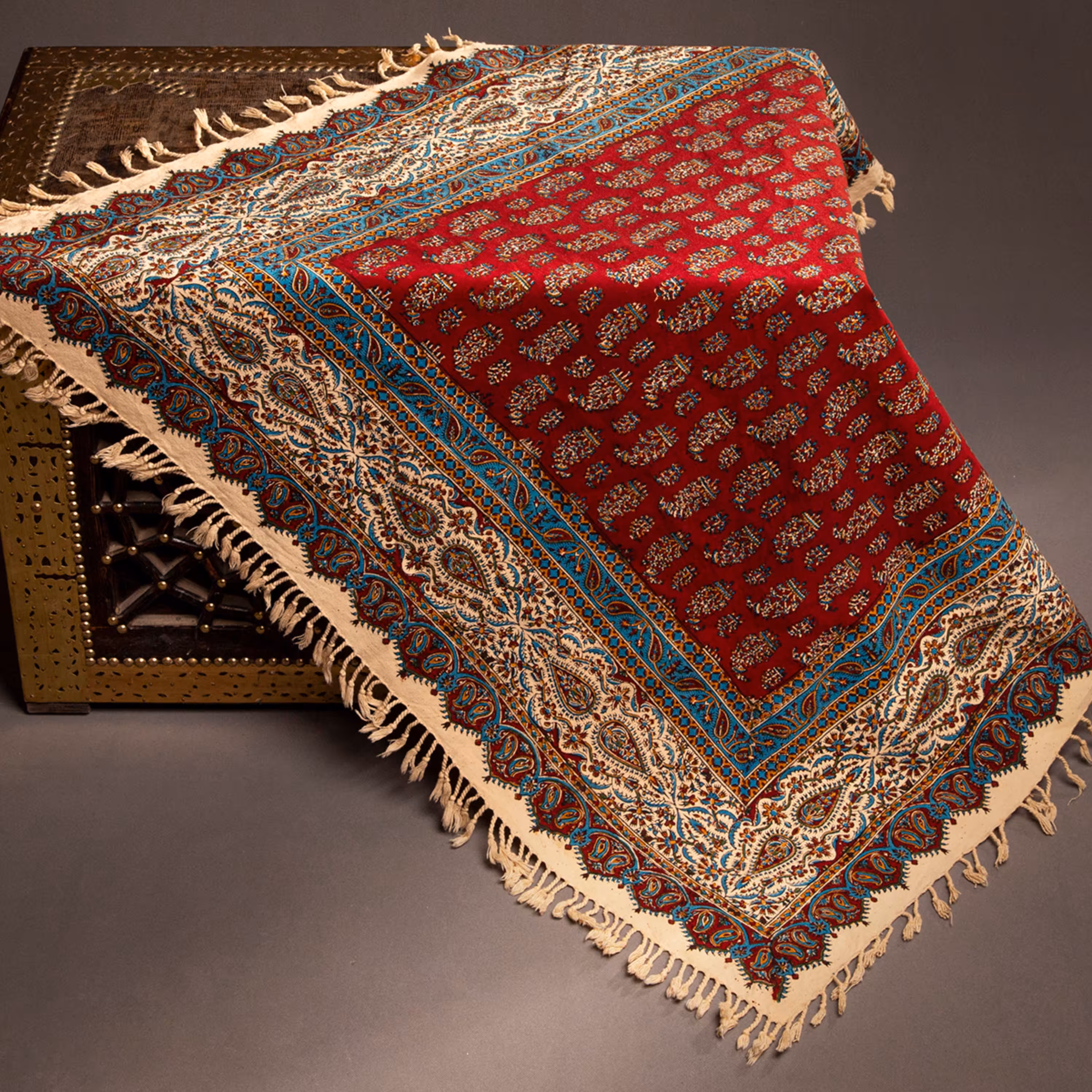 رومیزی قلمکار طرح زرشکی  اعلا سایز  یک متری