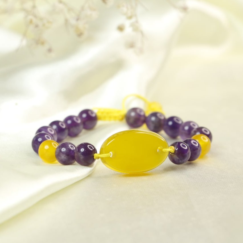 
دستبند آمیتیست و میانکار عقیق زرد شرف الشمس 
