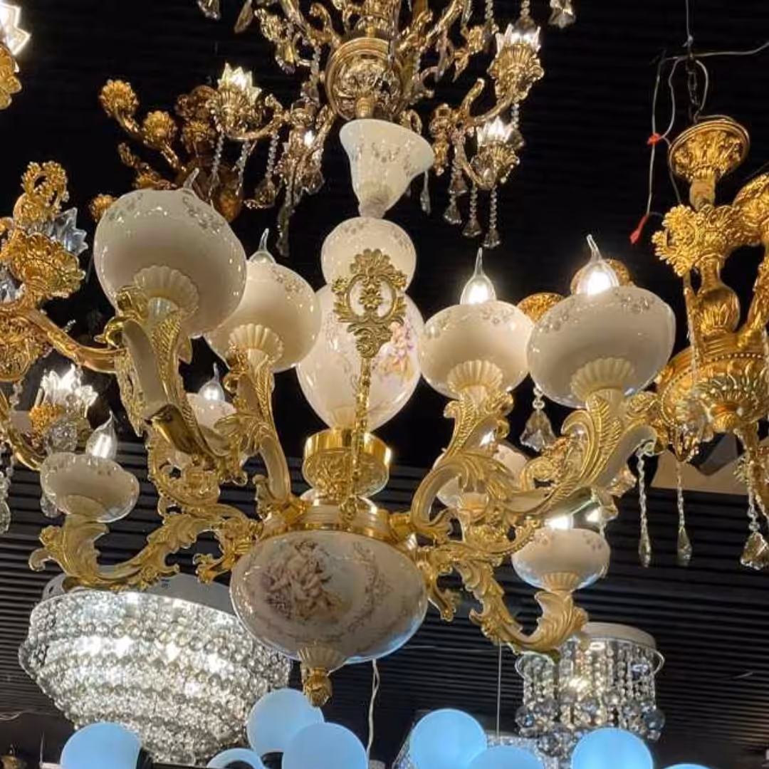 لوستر 8شاخه سرامیک ارامیس 16لامپ کرم فرانسه