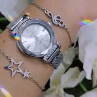 ساعت نقره ای بادستبند