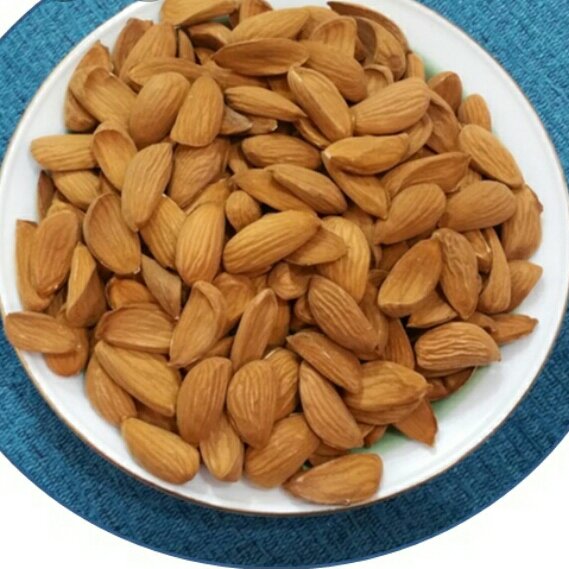 مغز بادام ایرانی ( 500 گرمی )