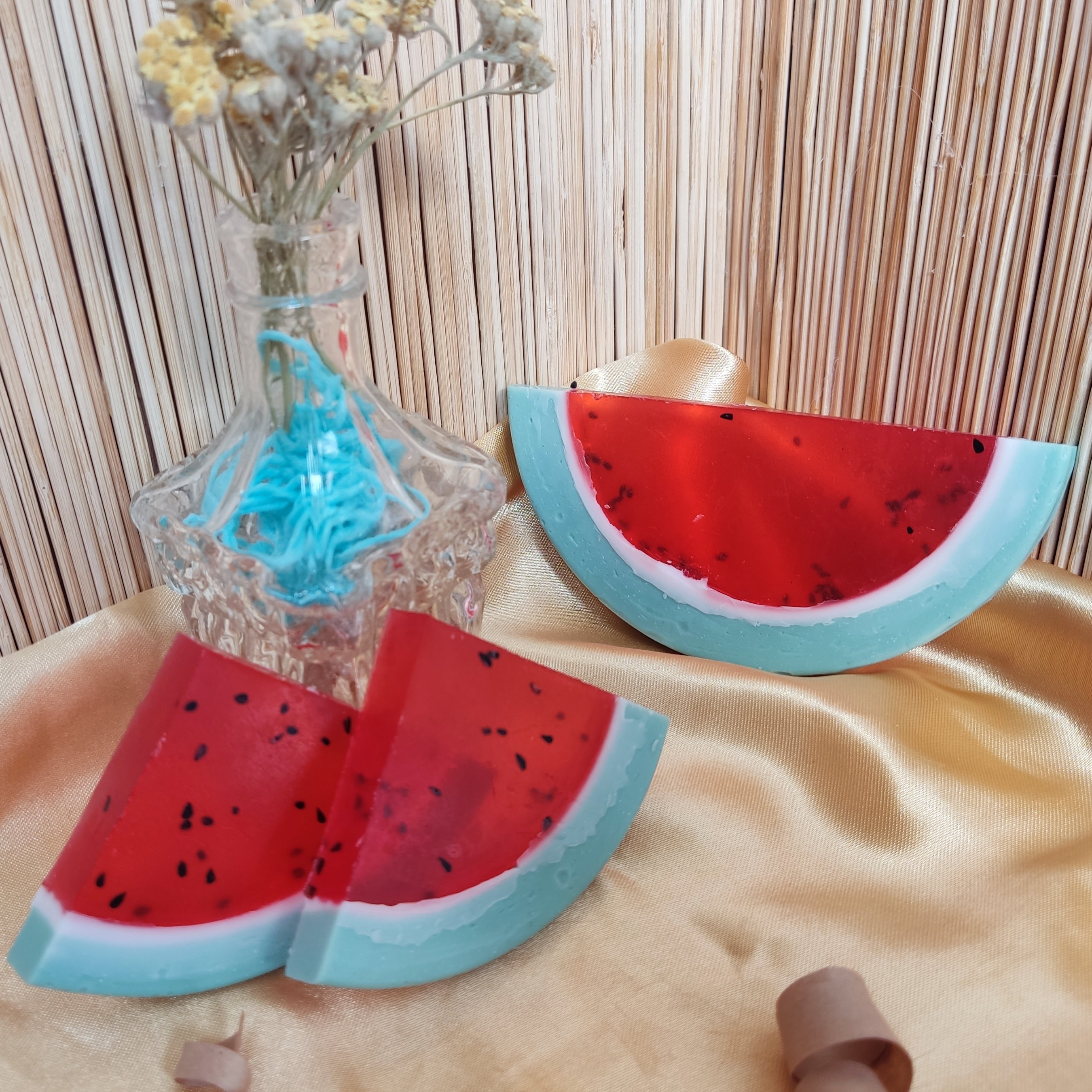 صابون یلدایی هندوانه ( گلیسیرینه گیاهی معطر دستساز قاچ مثلثی)