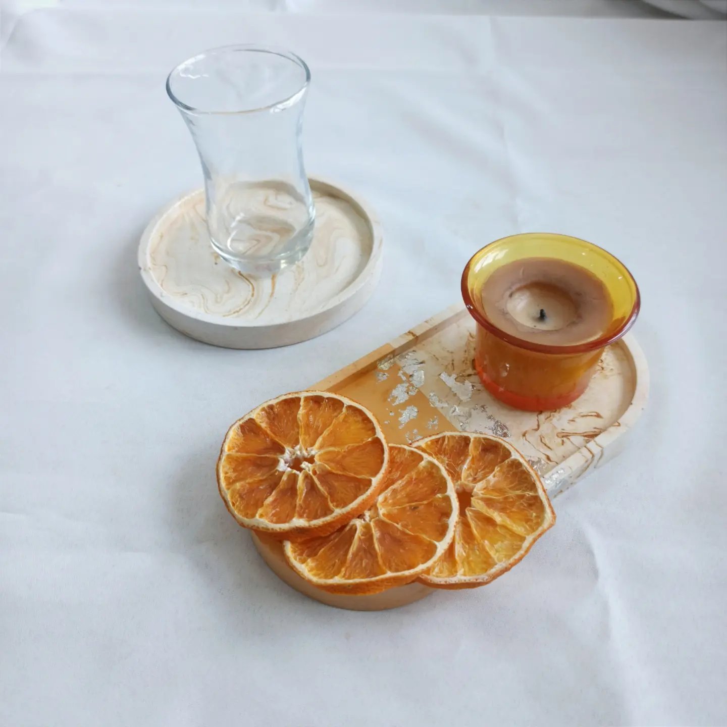 ست سینی بیضی و زیرلیوانی با رگه کرمی