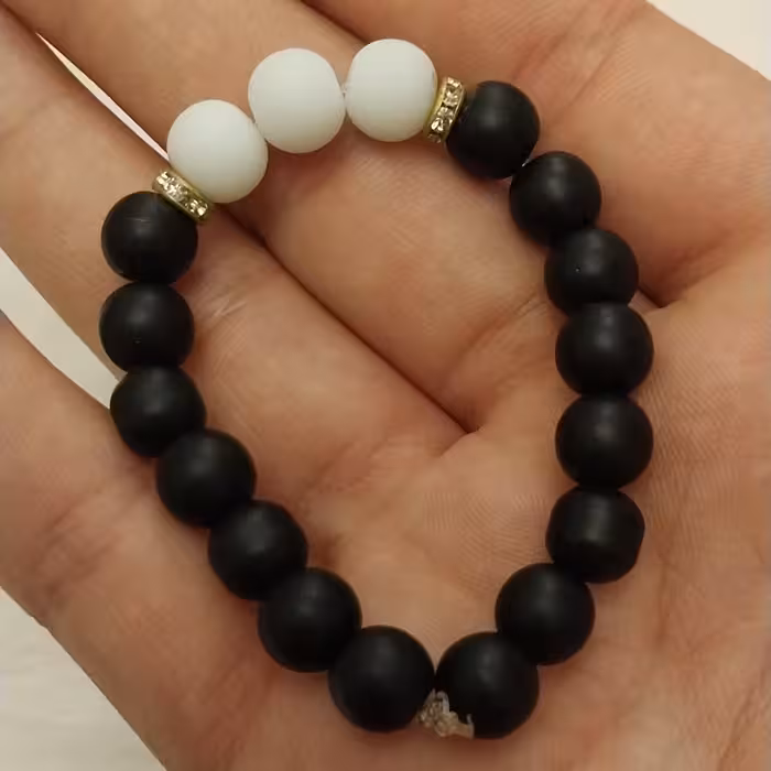 خرید و قیمت دستبند اونیکس مشکی مات 3مهره سفید کد 4