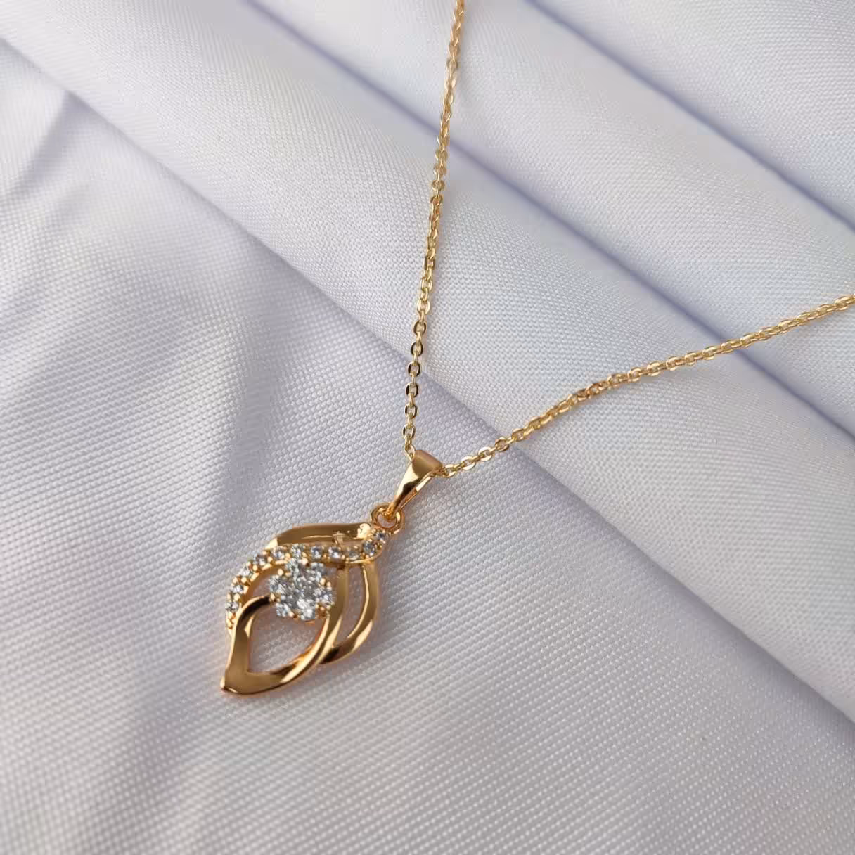 گردنبند طرح برگ ژوپینگ 