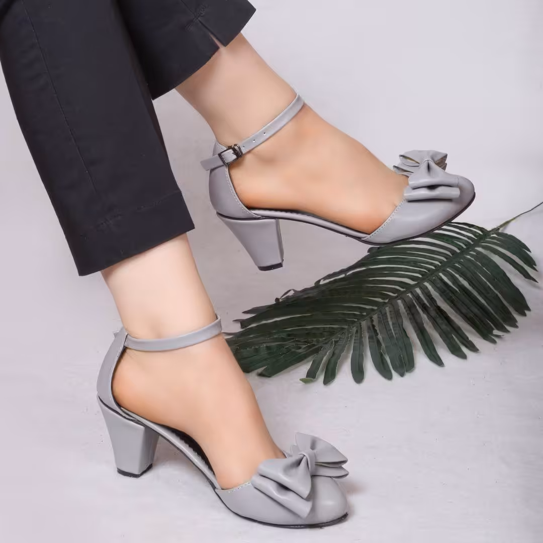 کفش تابستانه دخترانه پاشنه 5 سانتی و چرم مدل دوپاپیونی بسیار راحت و شیک