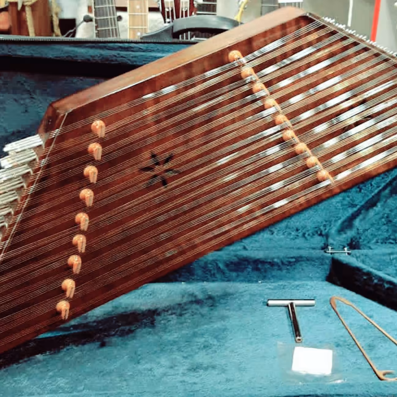 سنتور شهربانو  گردویی 5 مهر  گردو 2سال ضمانت فروشگاه همراه هارد کیث لوازم استاندارد 