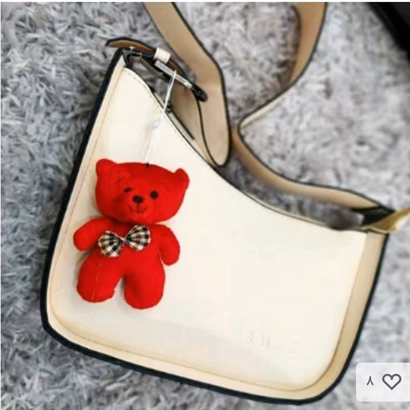 کیف دخترانه شیک و ساده با آویز تدی در دو رنگ مشکی و کرم