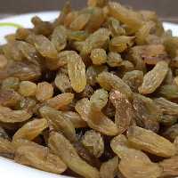 کشمش سبز قلمی نیم کیلویی  خراسان(کاشمر )  درجه 1  اعلا 