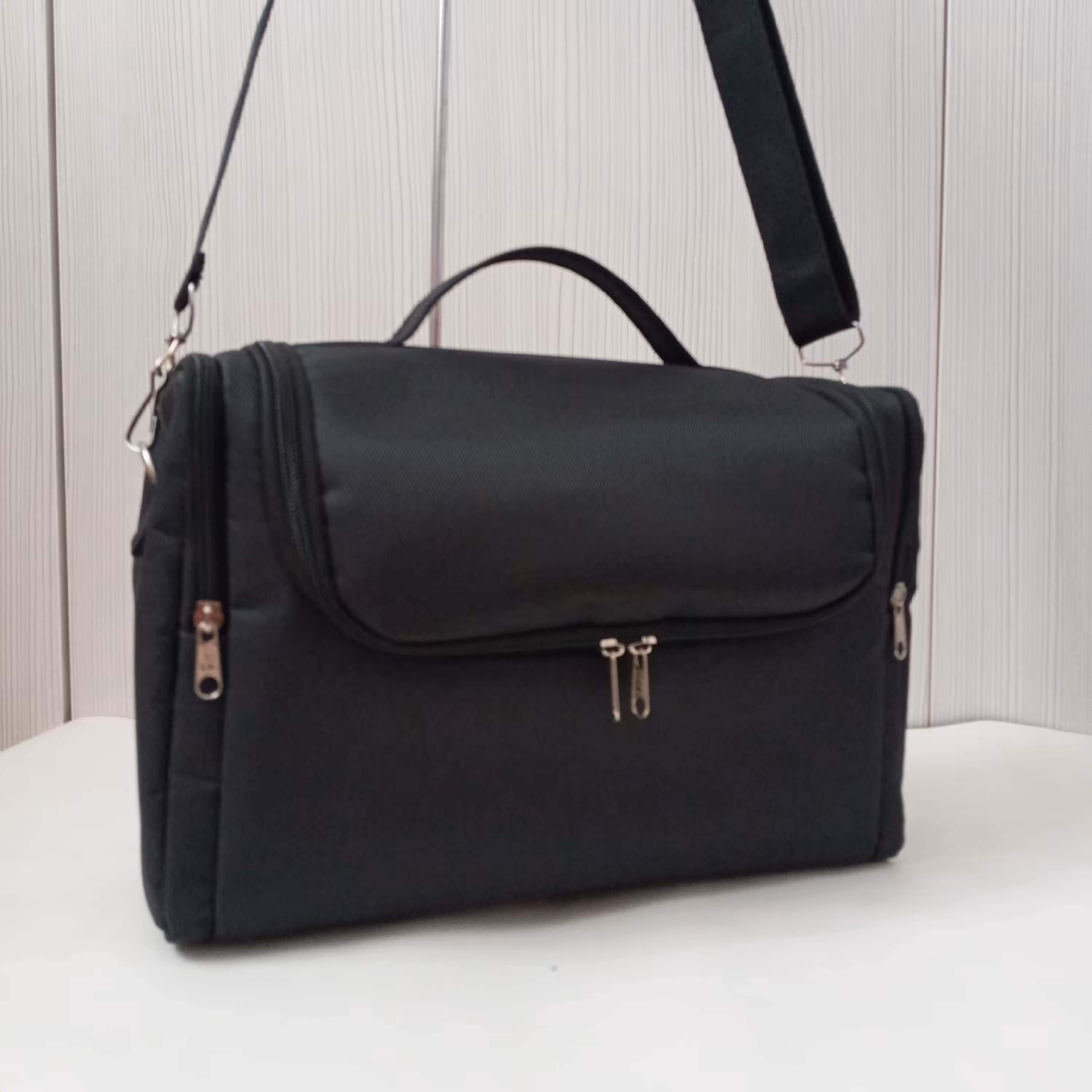 کیف آرایشی بهداشتی و لوازم شخصی کد مشکی00