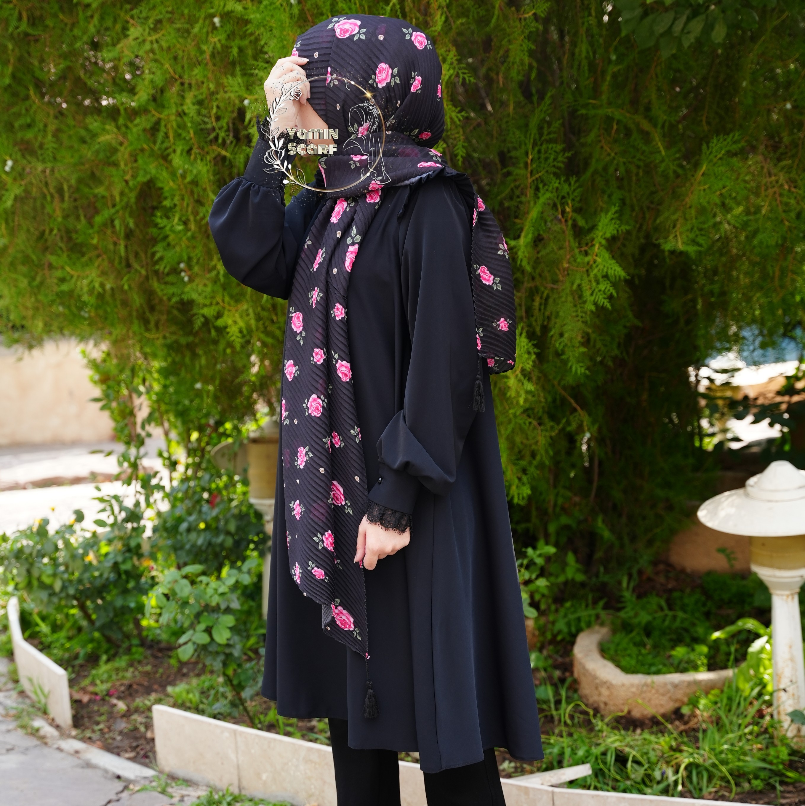 شال پلیسه نخی منگوله دار دور دوخت قواره215 در70 رنگ ایتالیایی.رنگ مشکی