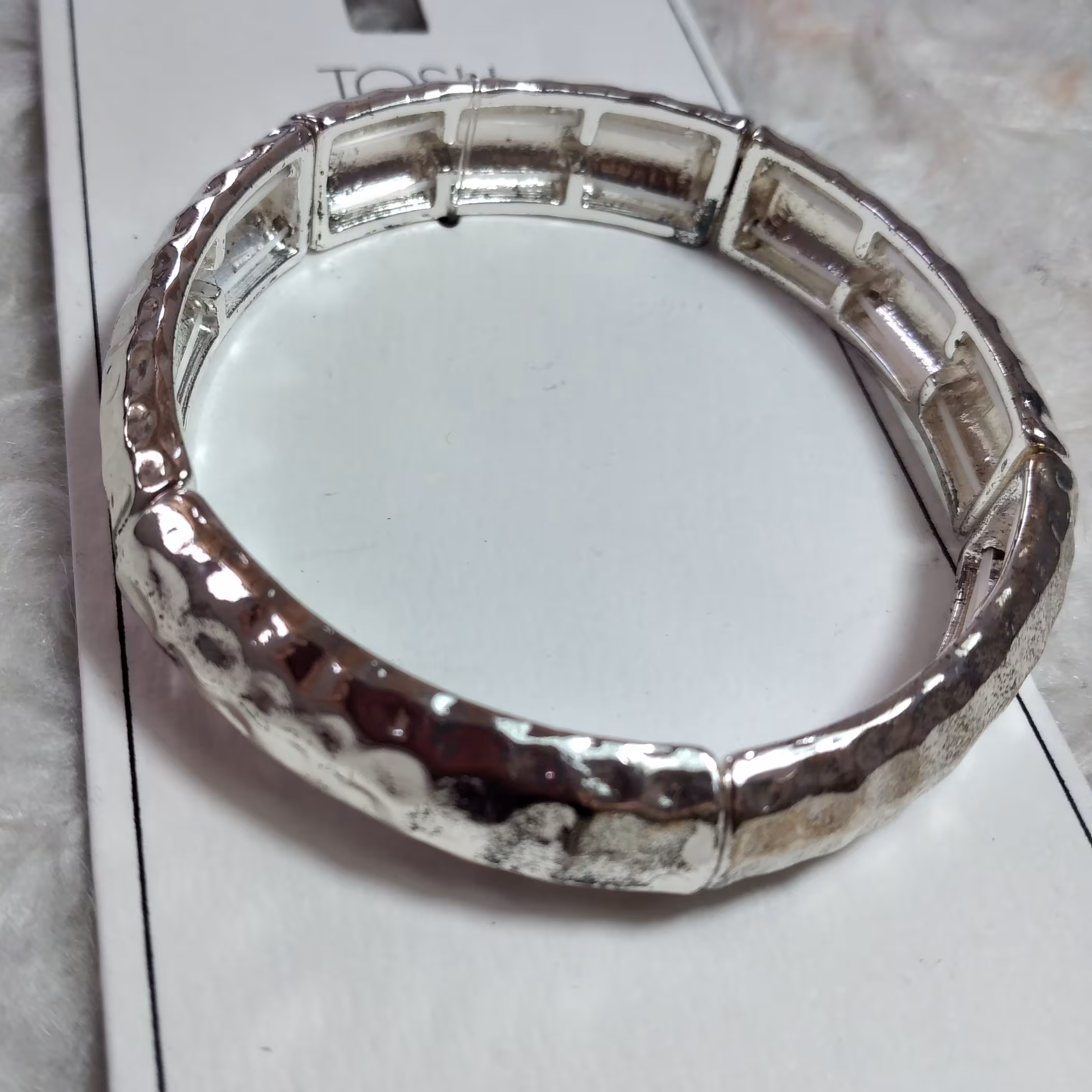 دستبند و اکسسوری 