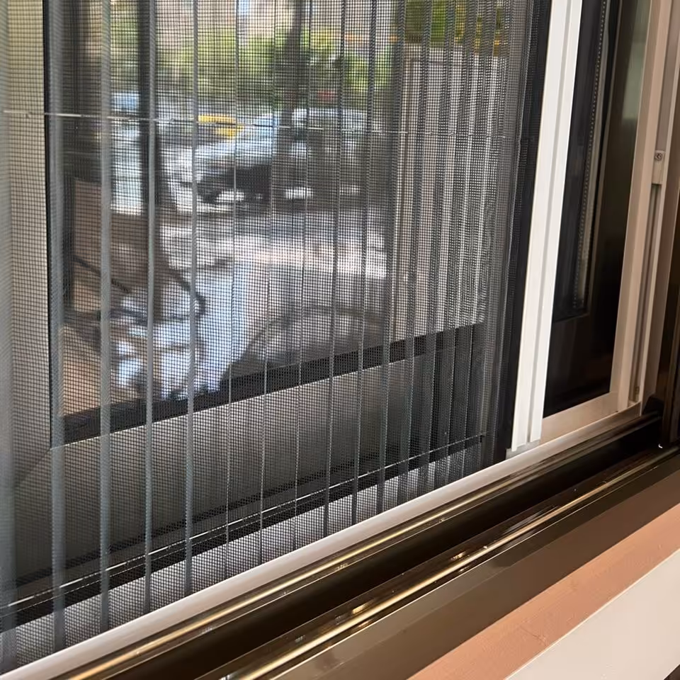 توری پلیسه پنجره تاشو با فریم 