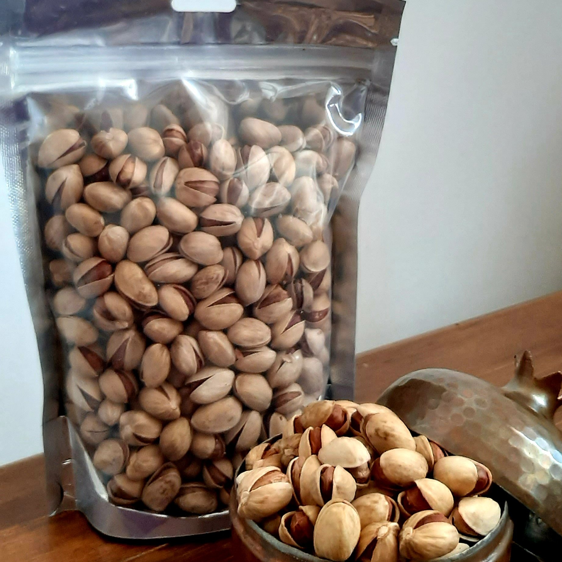 پسته فندقی خام.300 گرمی.بدون دهن بسته