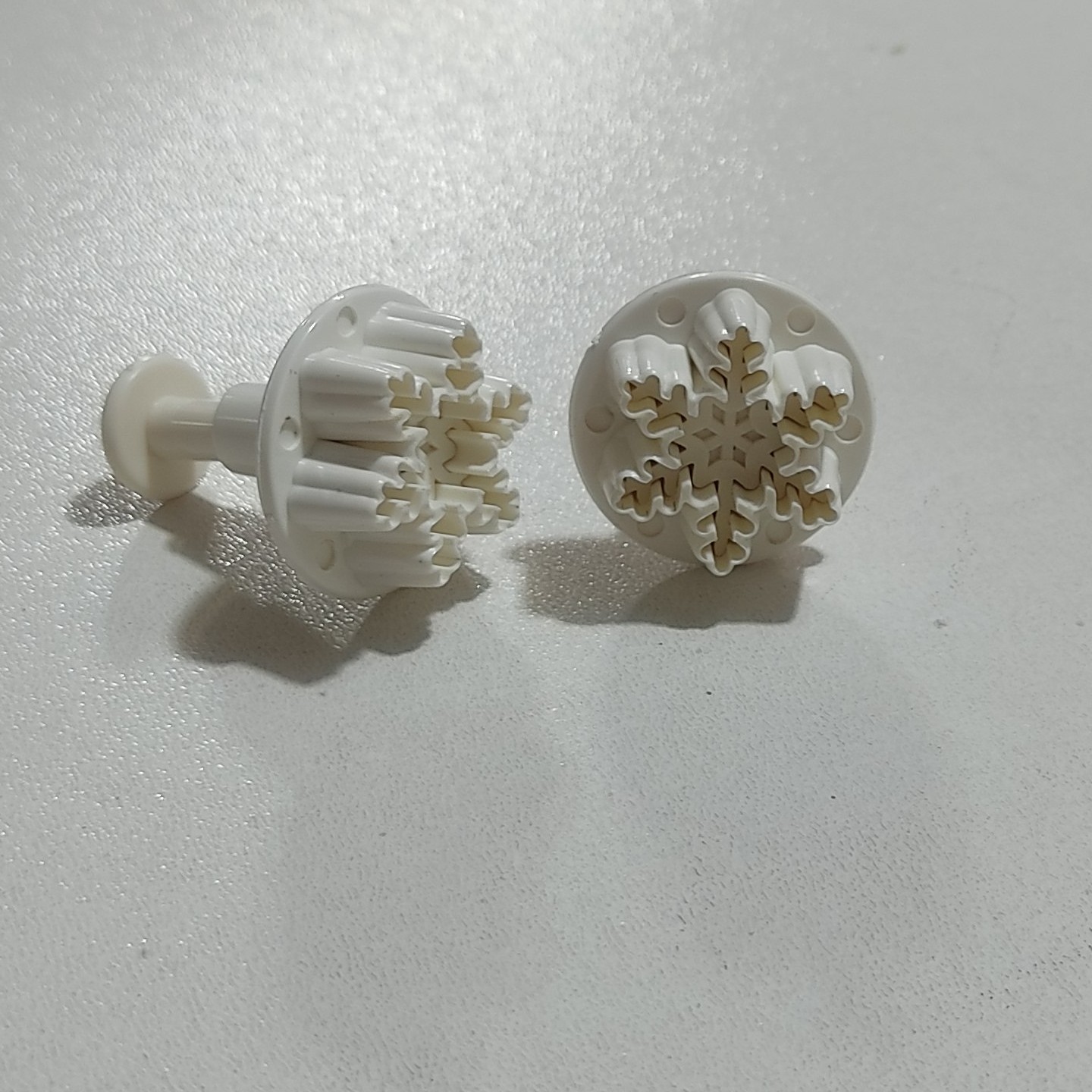 کاتر گل قند طرح برف با قطر 2ونیم سانت