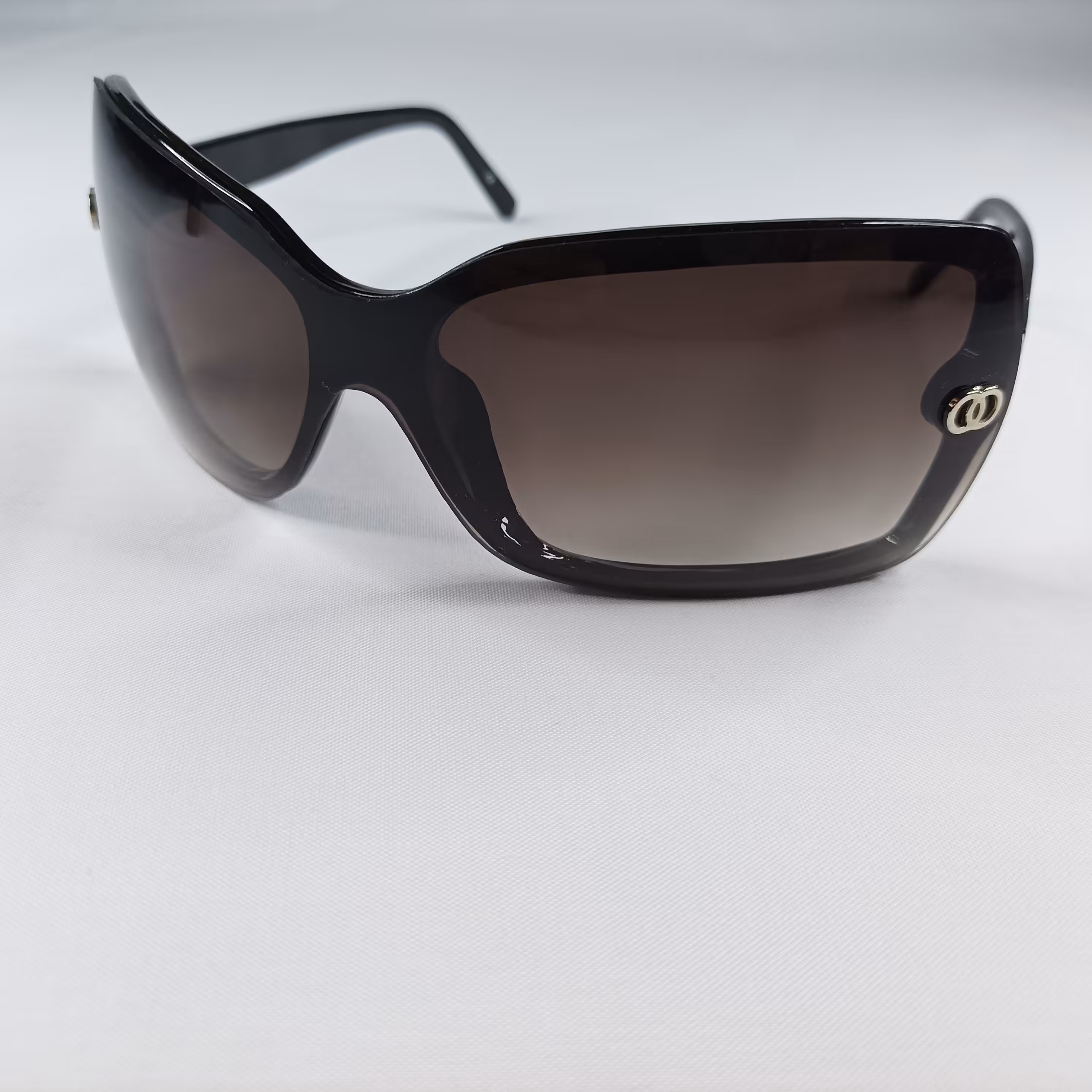 عینک آفتابی مردانه و زنانه کد 293 محصول ایتالیا  UV400 با سطح پوشانندگی زیاد و محافظ دور چشم