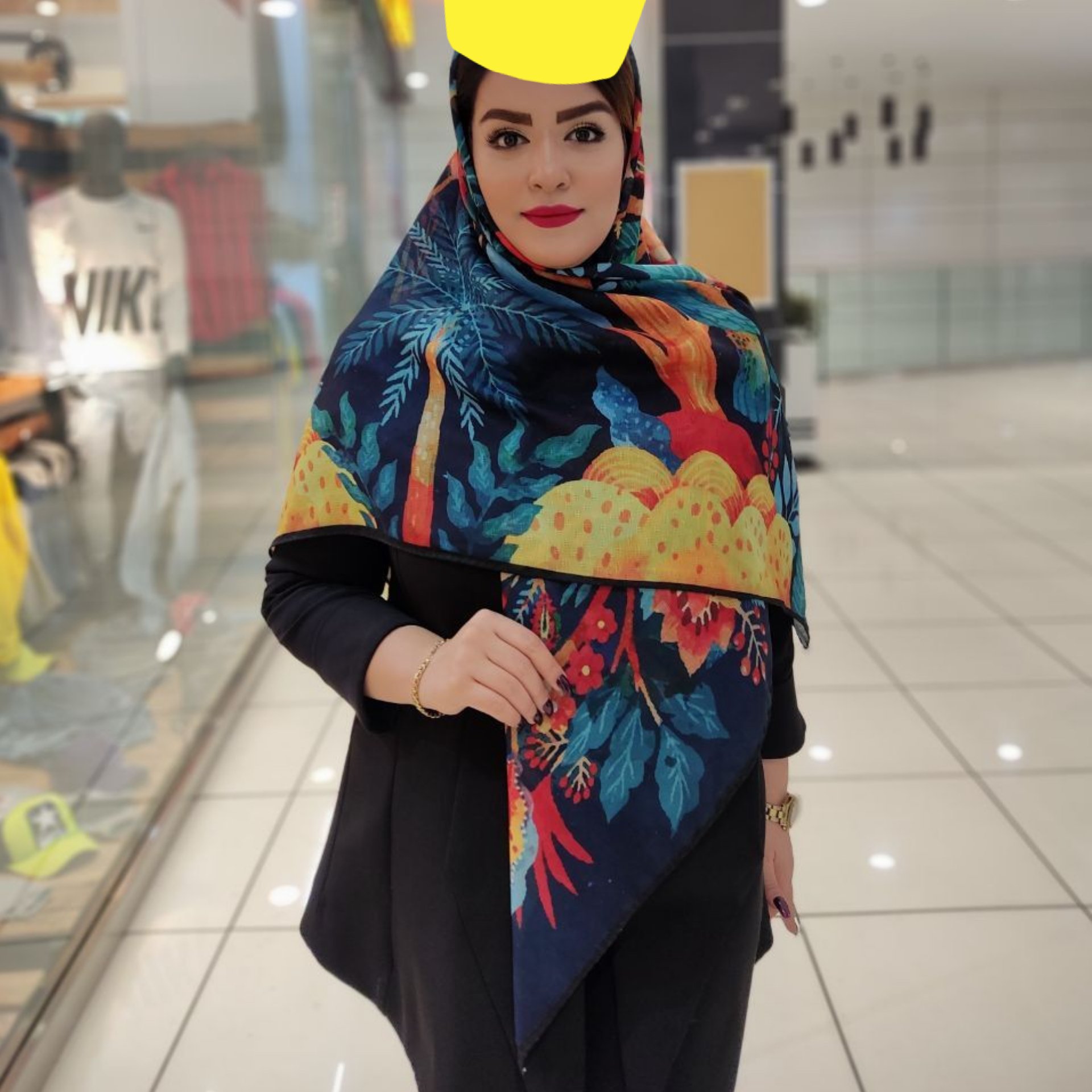 روسری سوپر نخ گارزا با طرح و رنگی شاد و زیبا قواره 135