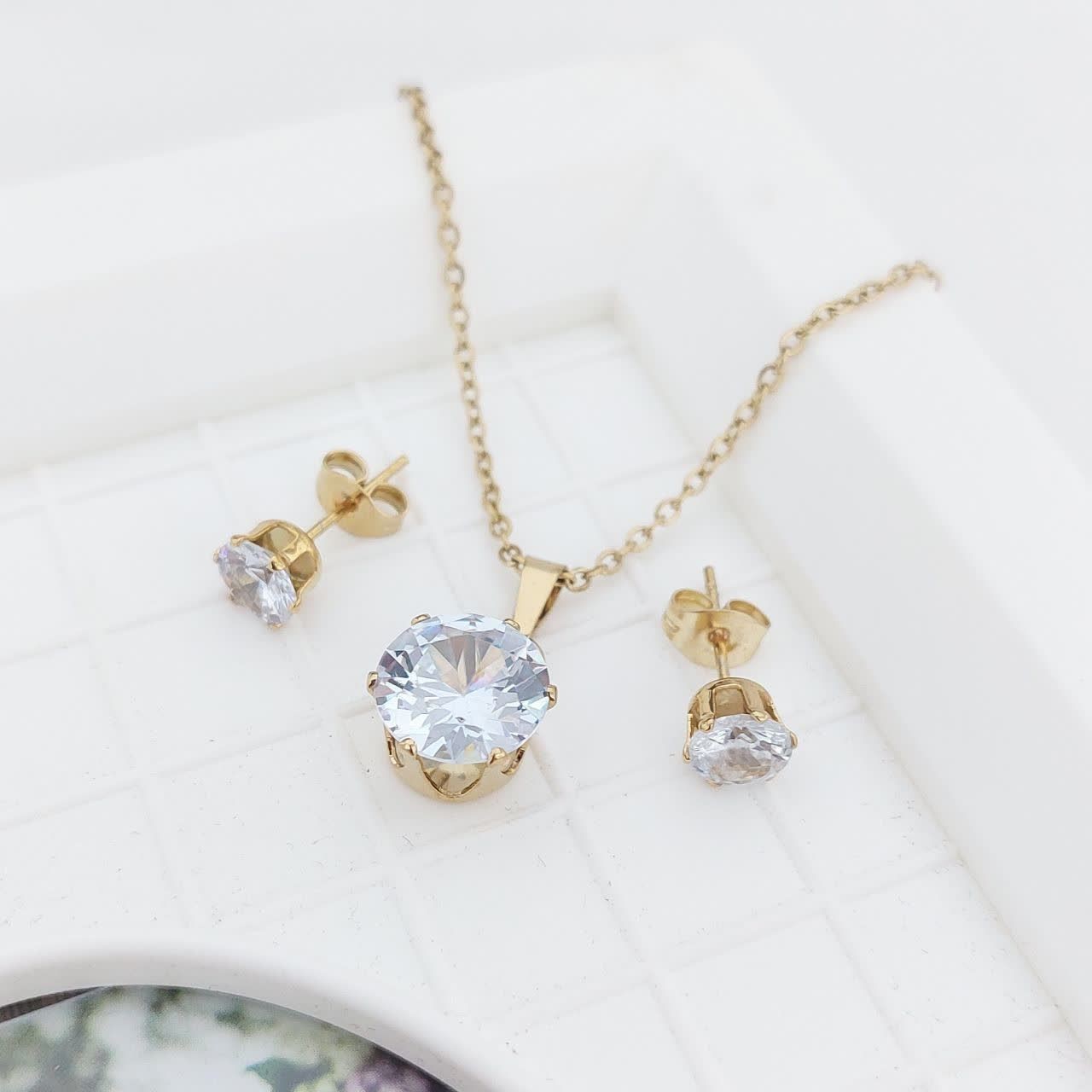 نیمست کد11904طرح طلا.استاینلس استیل.با آبکاری طلا.ضد حساسیت.رنگ ثابت