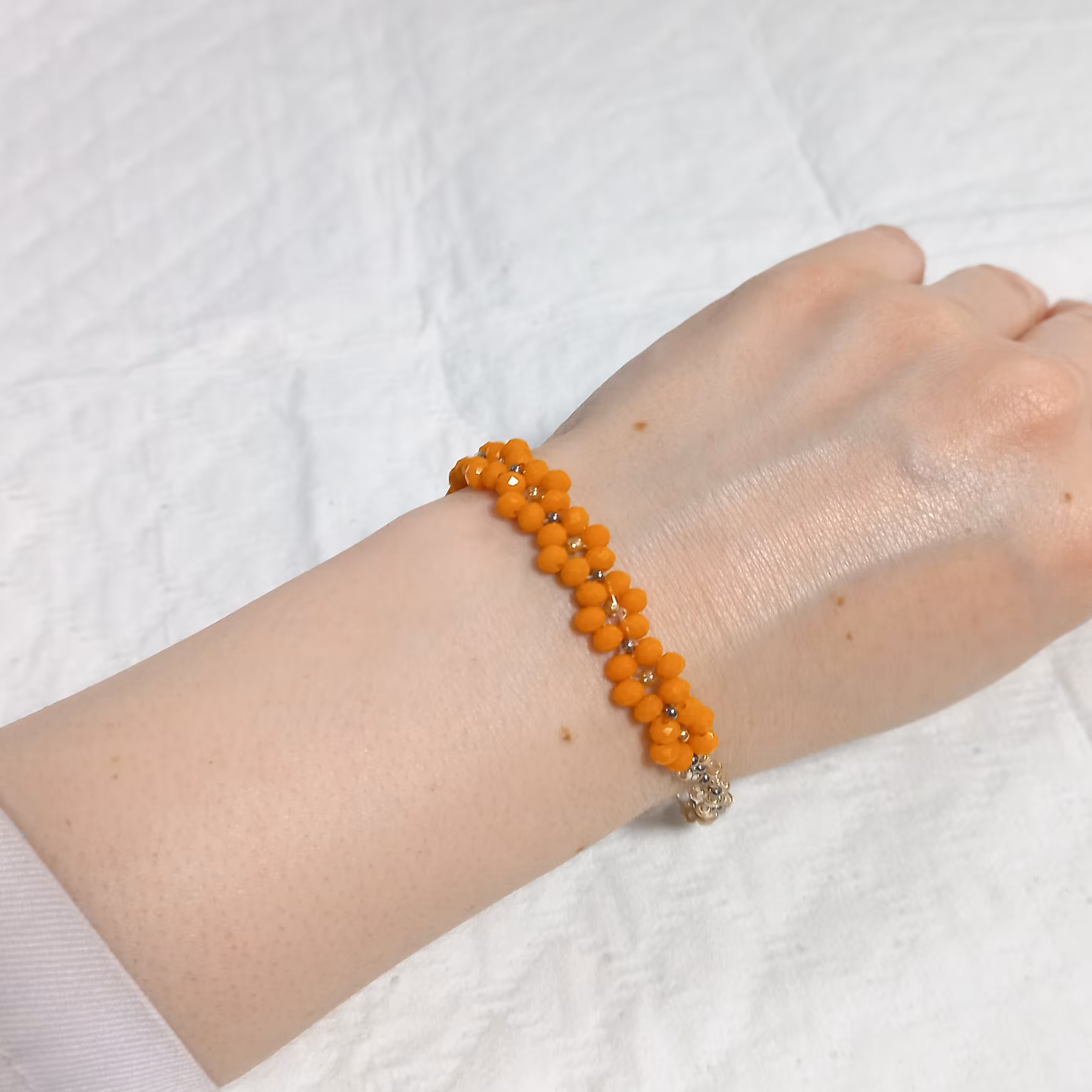 دستبند نارنجی