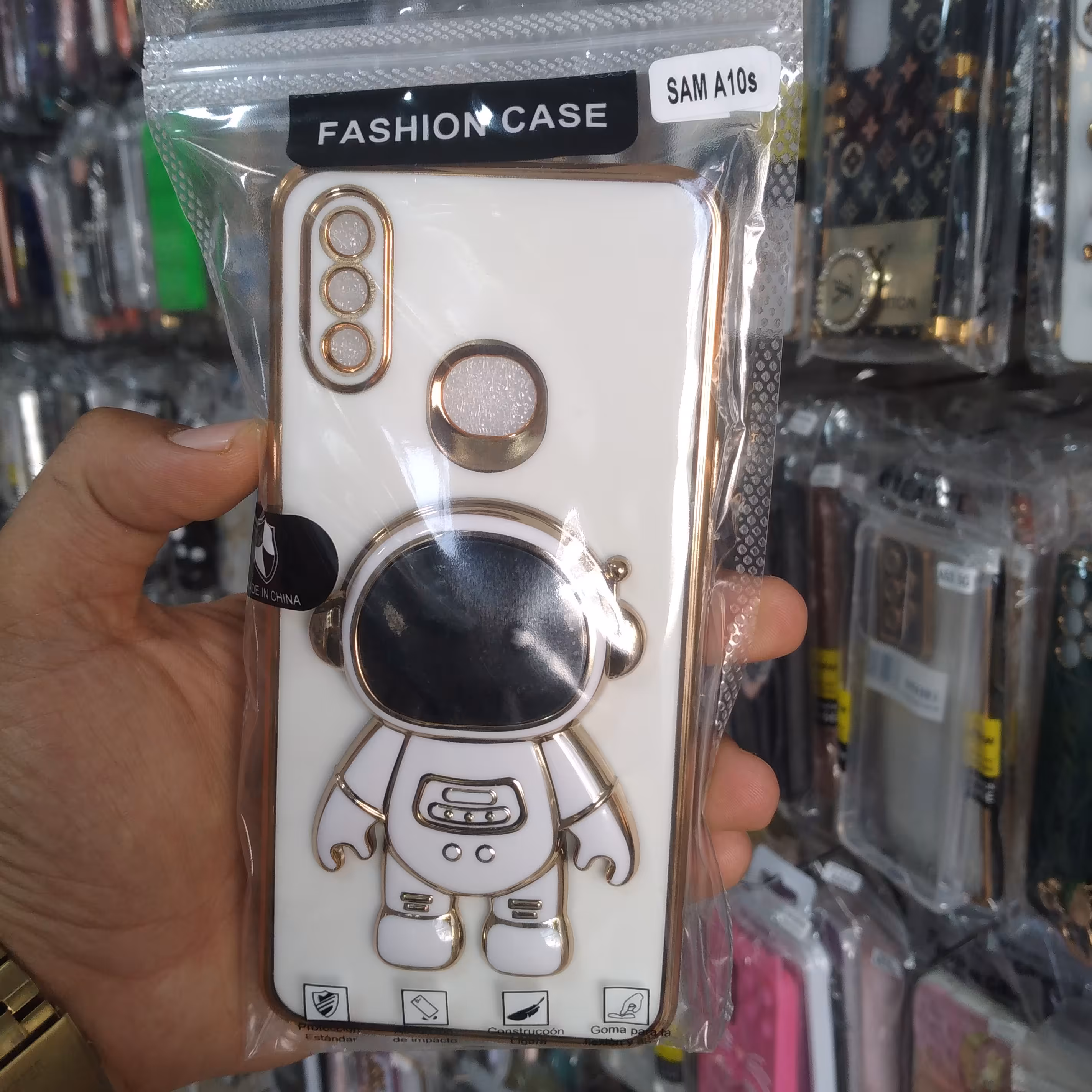 قاب گوشی ادم فضایی دخترانه و پسرانه با قابلیت استند در رنگ سفید برای گوشیa10s