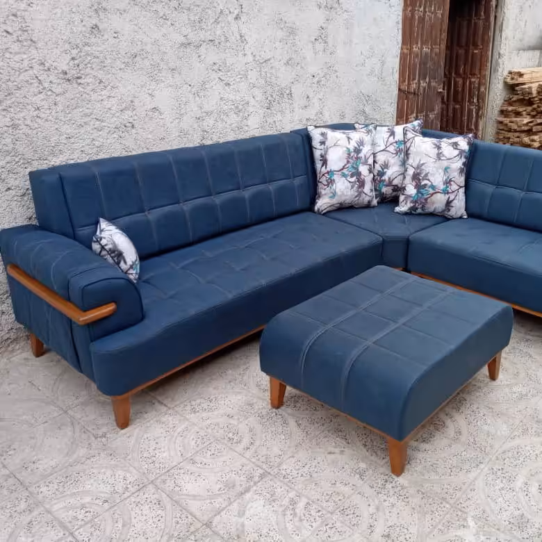 مبل  ال راحتی با کوسن میز عسلی 