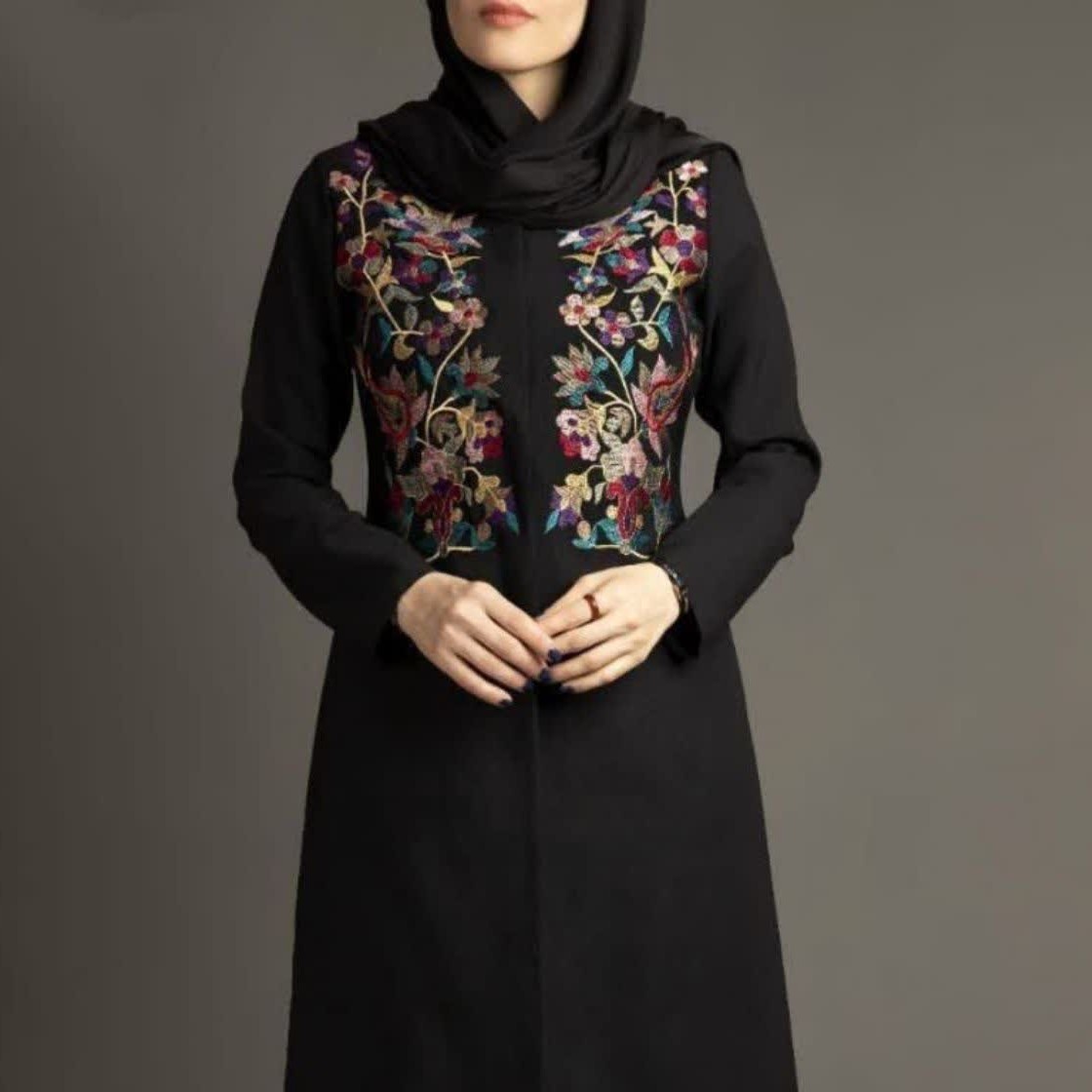 مانتو و شلوار گلدوزی شده جنس عالی و مرغوب قد 110همراه شلوار