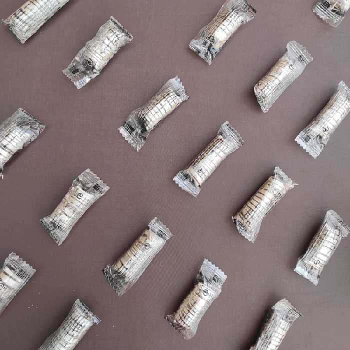 شکلات کانفت  100 گرمی اعتماد (کامفت ) | amazonchi