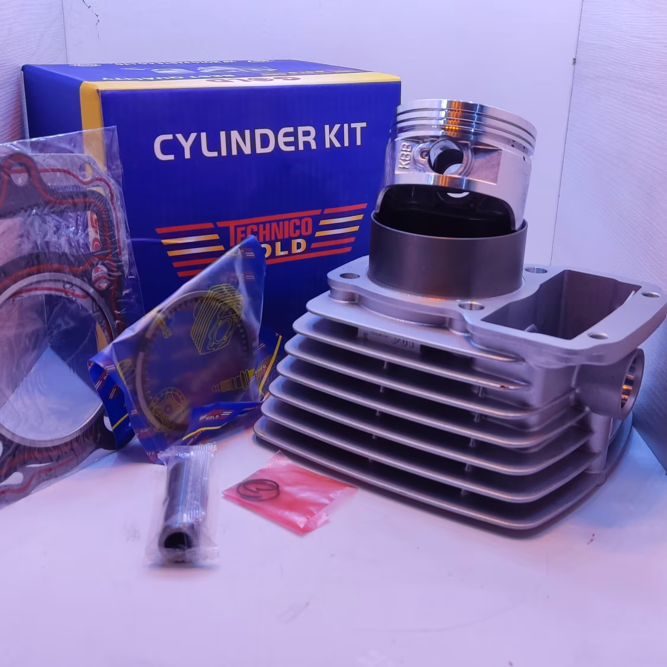 سیلندر و پیستون موتور  هندا 200 برند تکنیک قدیمی کیفیت فوق العاده همراه با واشر