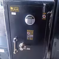 گاوصندوق بزرگ رمزدار با ارتفاع 120 تک درب و دو درب با عرض 50 و 55 وزن تقریبی 300 کیلوگرم ارسال به شهرستان پس کرایه میشود