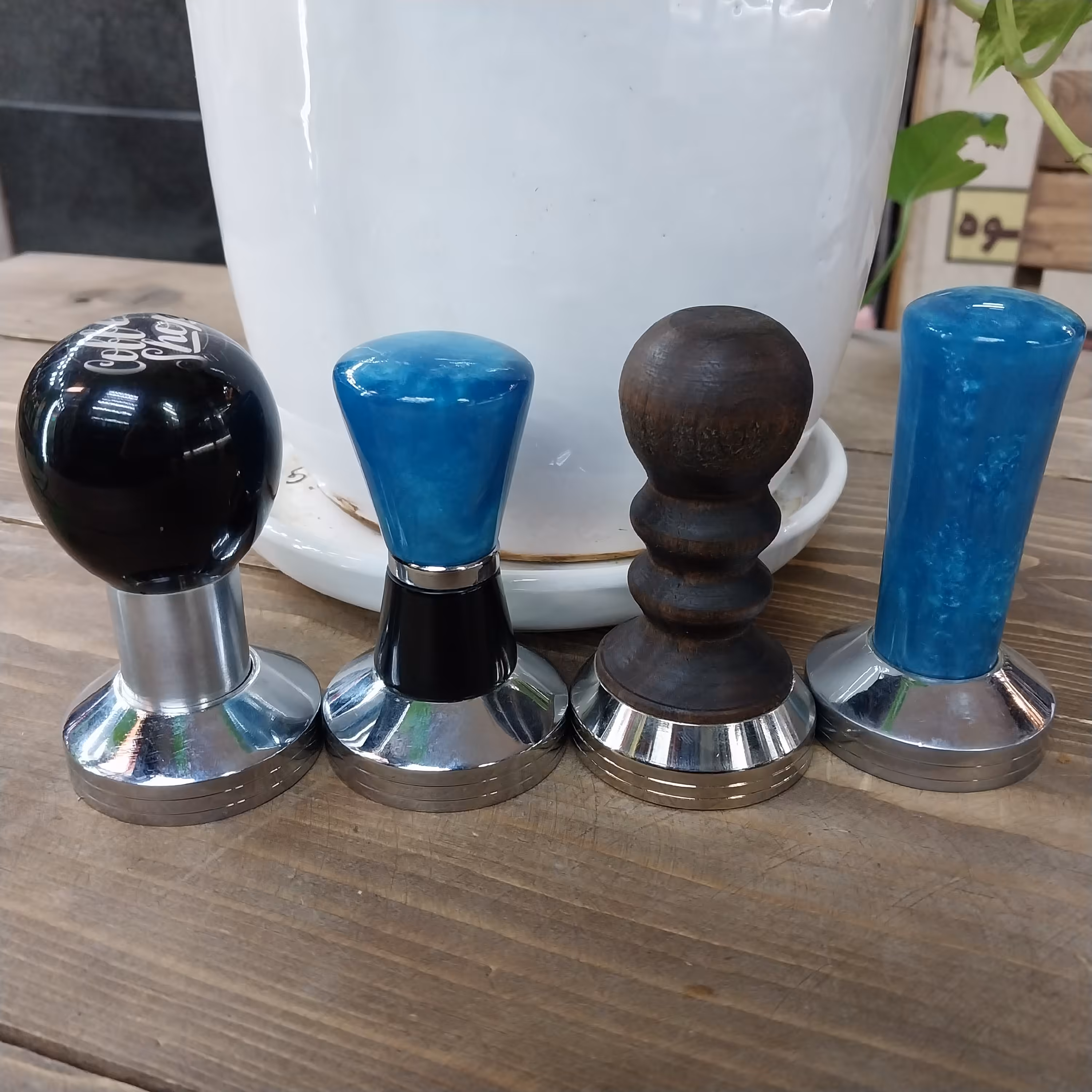 تمپر قهوه در رنگ آبی و چوبی و مشکی