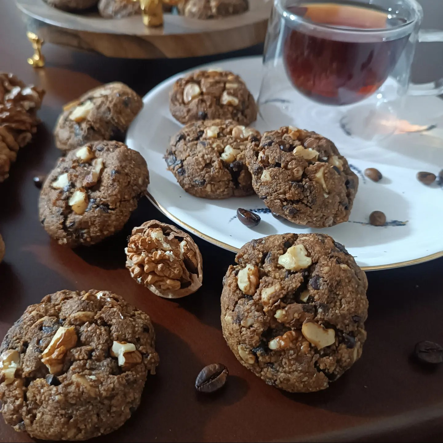 کوکی قهوه و شکلات و مغز گردو رژیمی بسیار خوشمزه  ارسال با پیک و (پس کرایه)