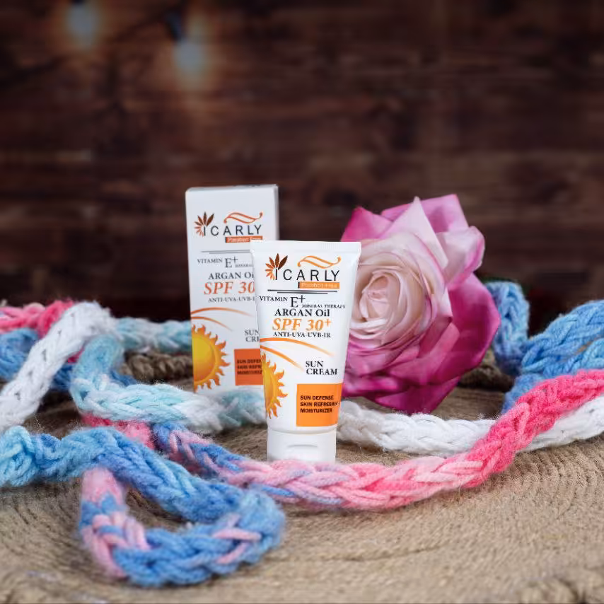 کرم ضد آفتاب SPF30 بی رنگ I CARLY 