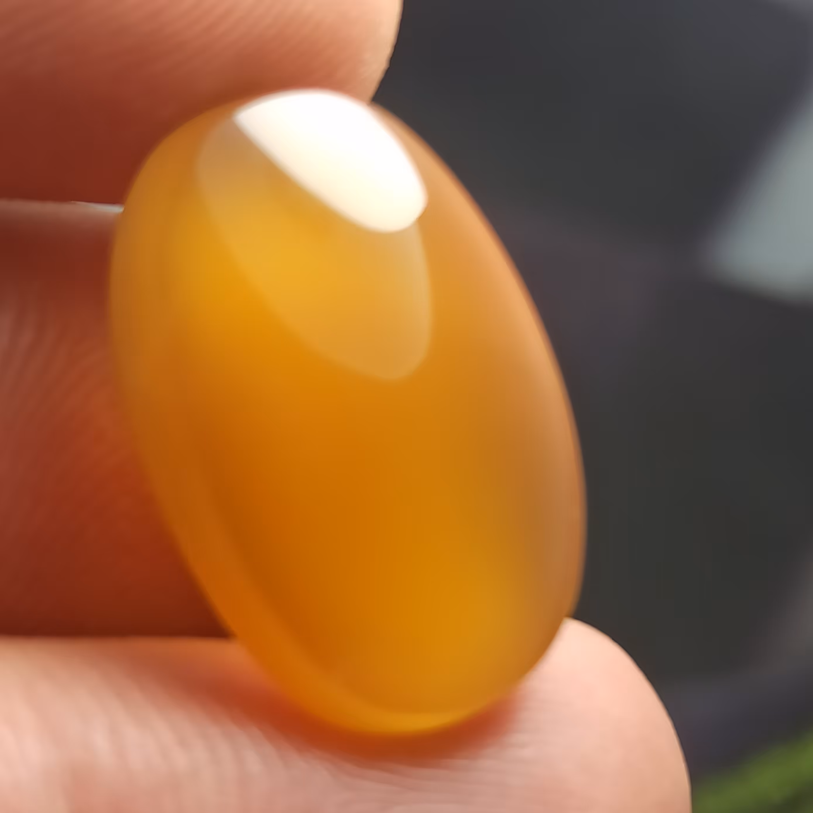 نگین عقیق زرد پرتقالی طبیعی و  اصل معدنی زلال و شفاف و درجه یک 