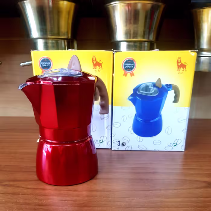 سه کاپ تلقی و رنگی